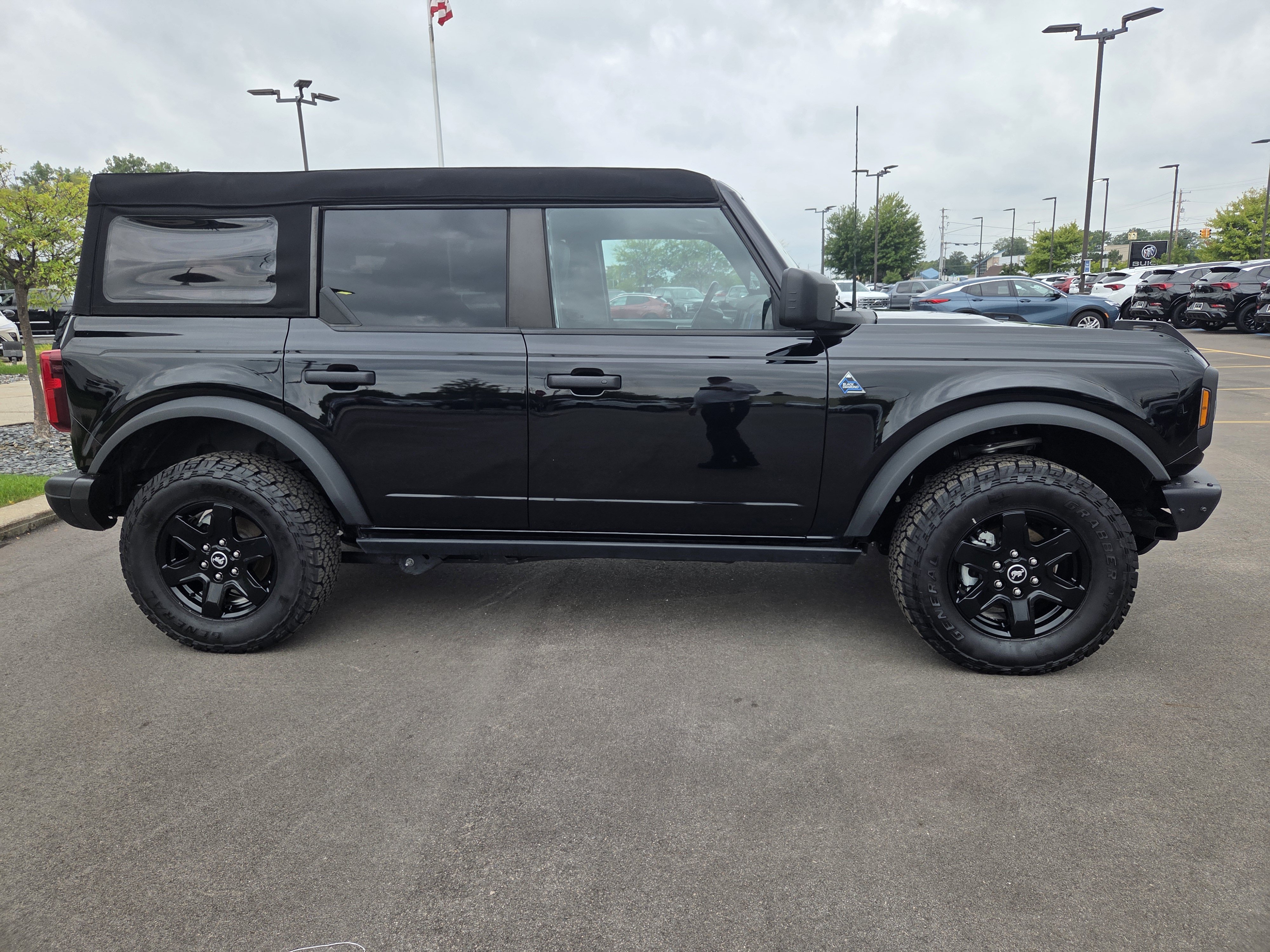 Used 2024 Ford Bronco Black Diamond SUV