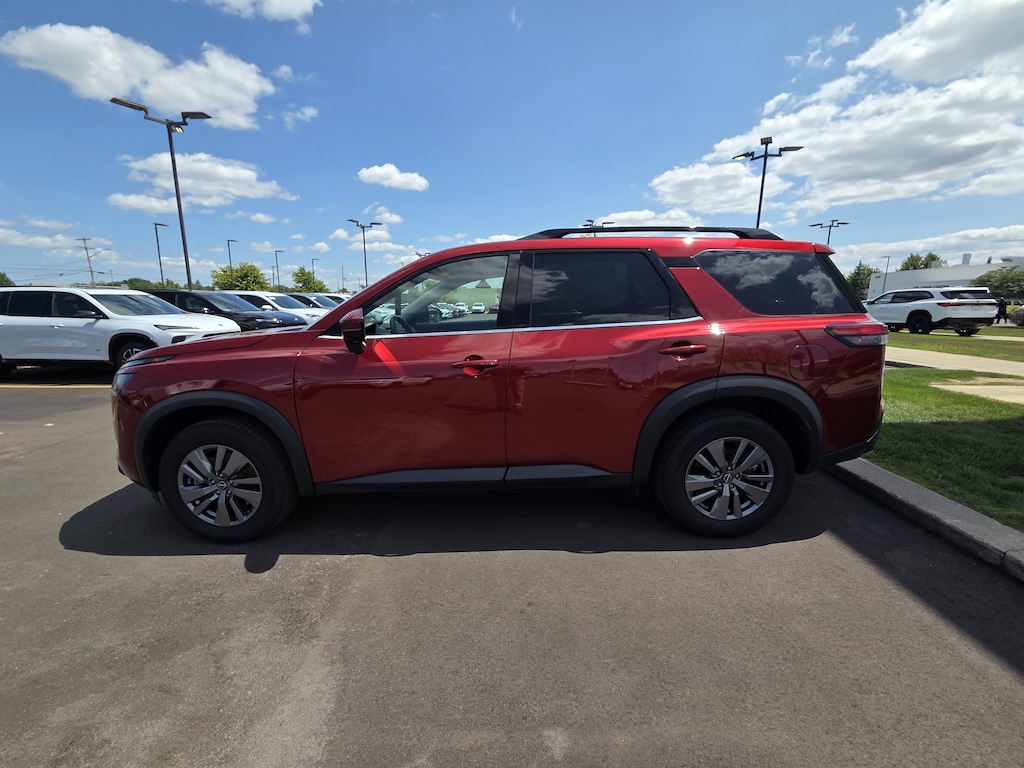 Used 2024 Nissan Pathfinder SV SUV