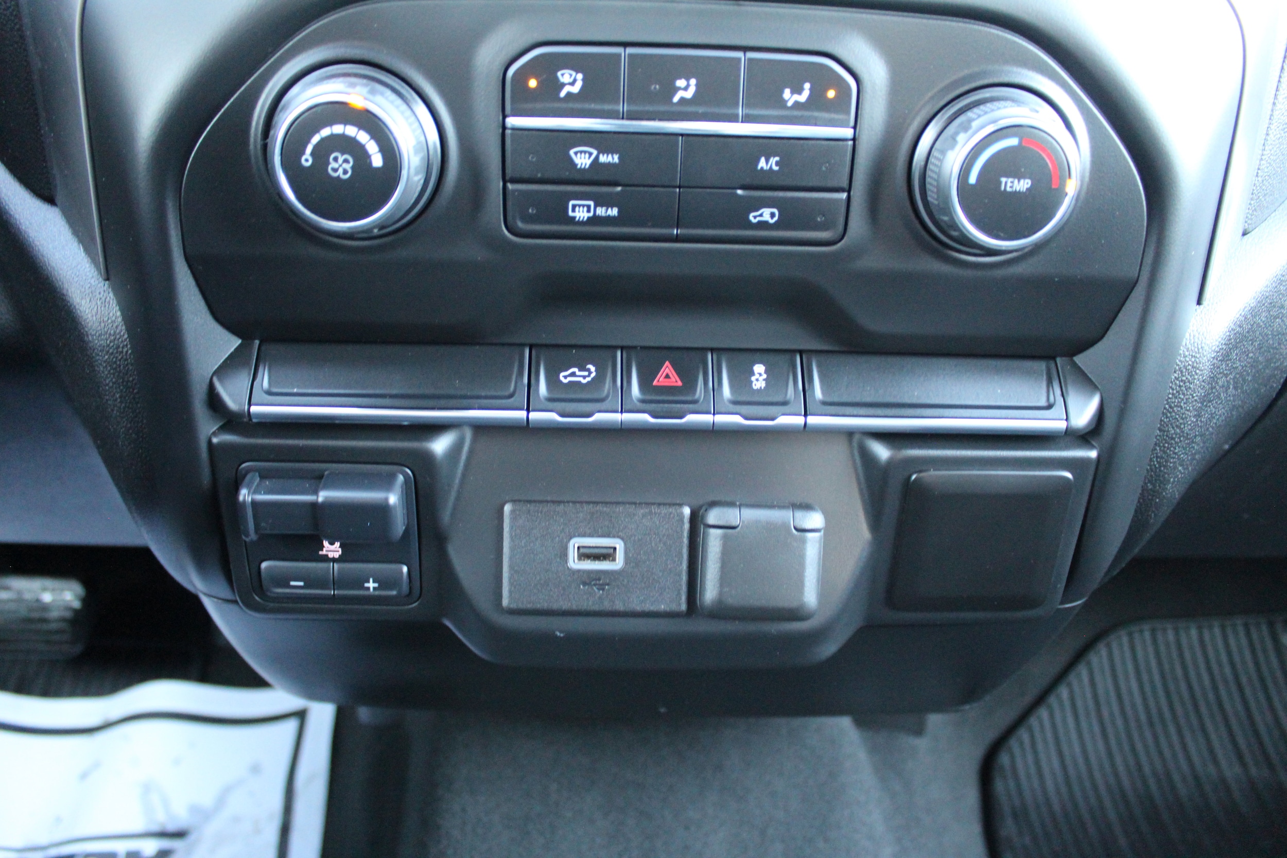 2020 Chevrolet Silverado 1500 Custom - Photo 11