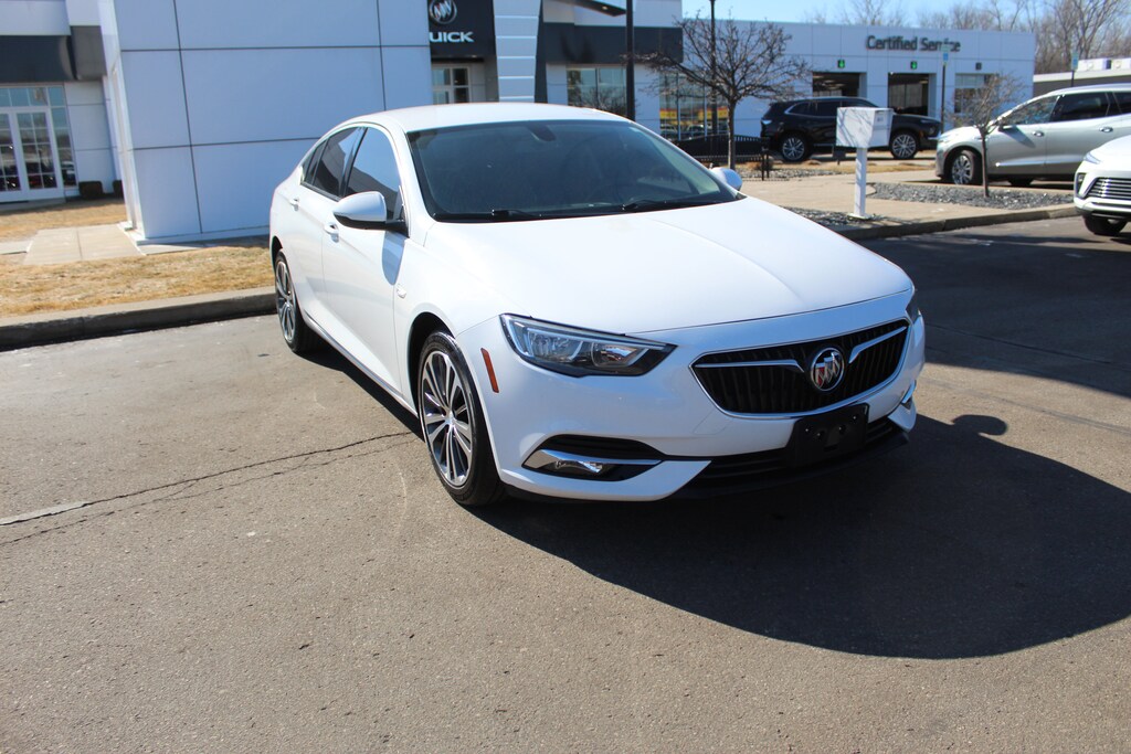 Used 2018 Buick Regal Sportback Essence Hatchback