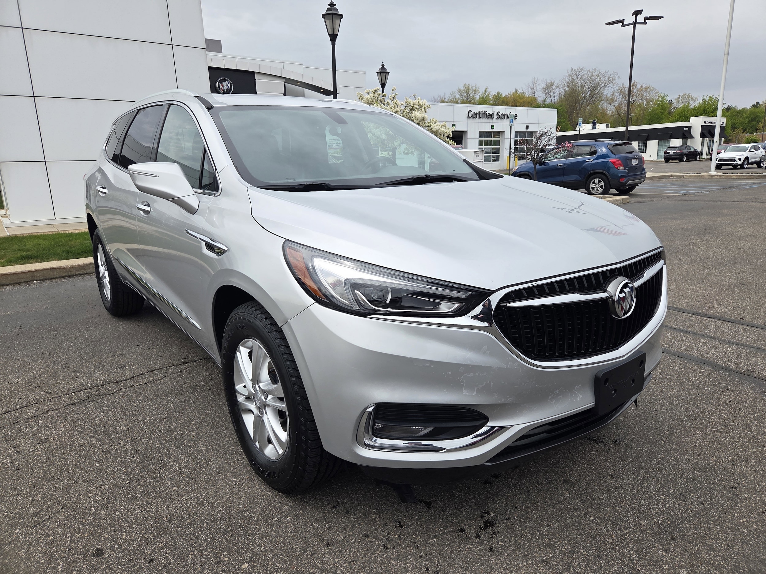 2019 Buick Enclave Essence's photo