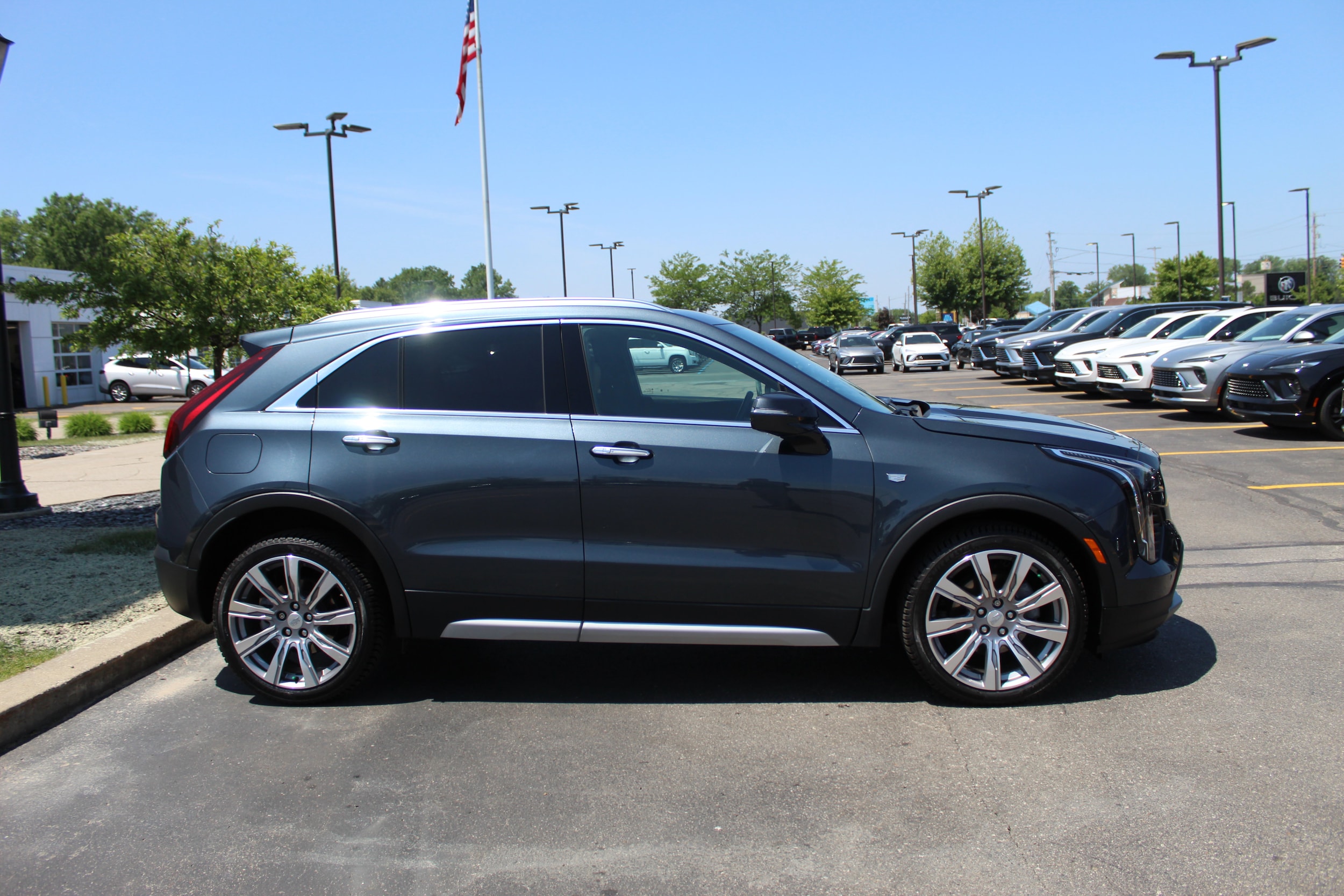 Used 2021 Cadillac XT4 Premium Luxury with VIN 1GYFZDR45MF007911 for sale in Saginaw, MI