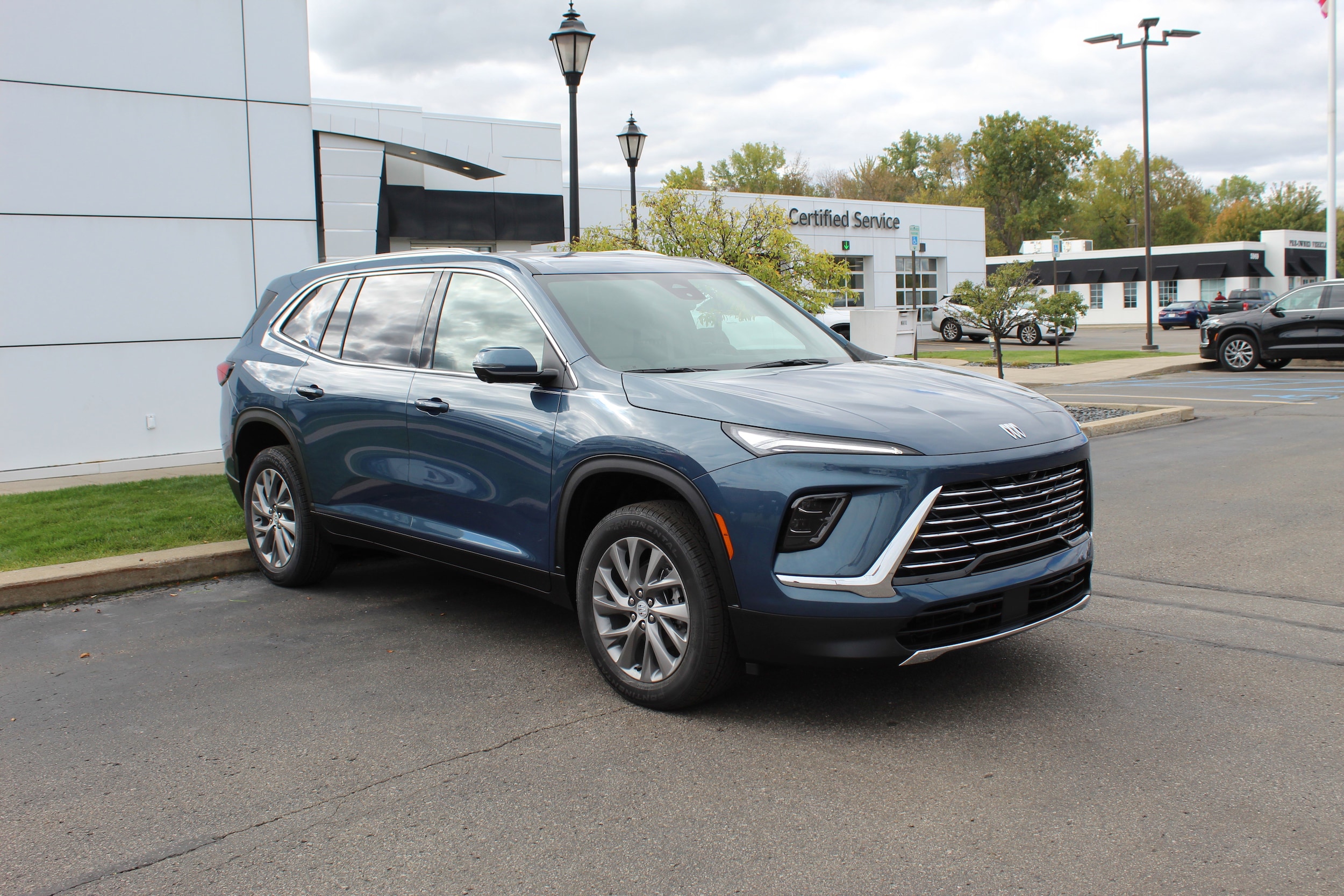 2026 Buick Enclave Preferred's photo