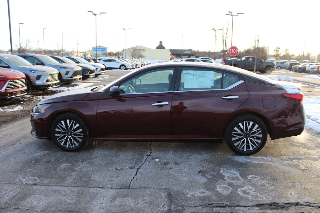 Used 2024 Nissan Altima 2.5 SV Sedan