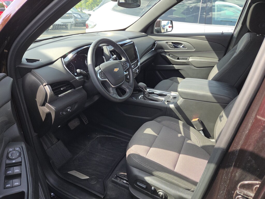 Used 2023 Chevrolet Traverse LT Cloth SUV