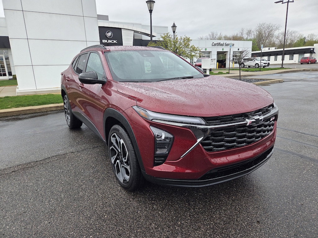Used 2025 Chevrolet Trax 2RS SUV