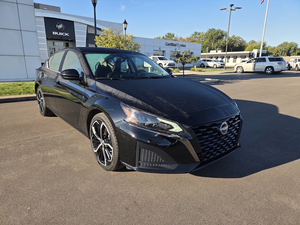 Used 2025 Nissan Altima SR Sedan