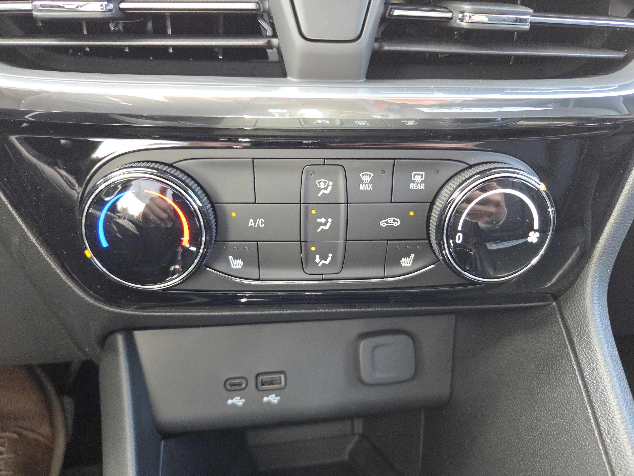 2026 Buick Encore GX Sport Touring - Photo 14