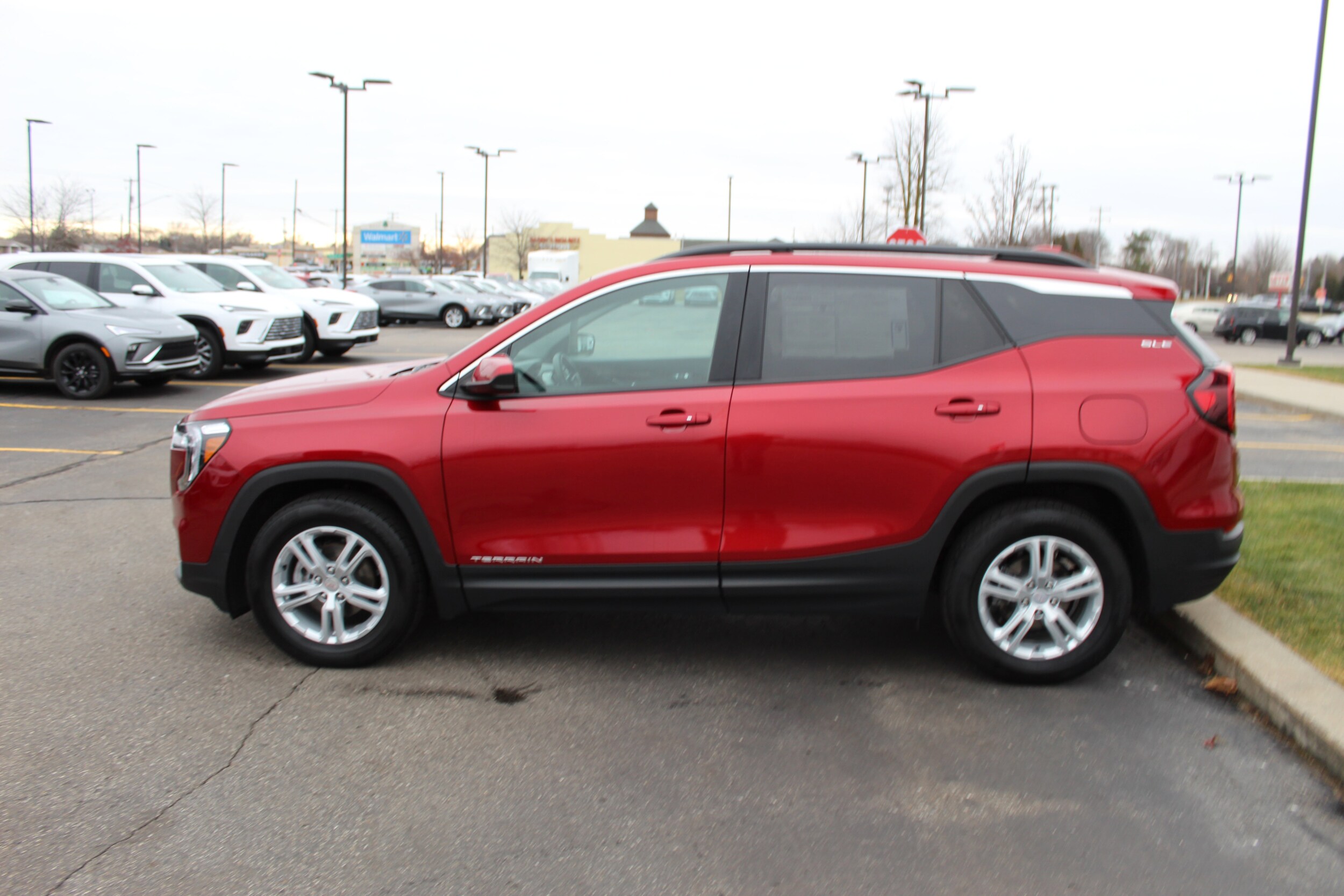 2023 Gmc Terrain SLE photo 3