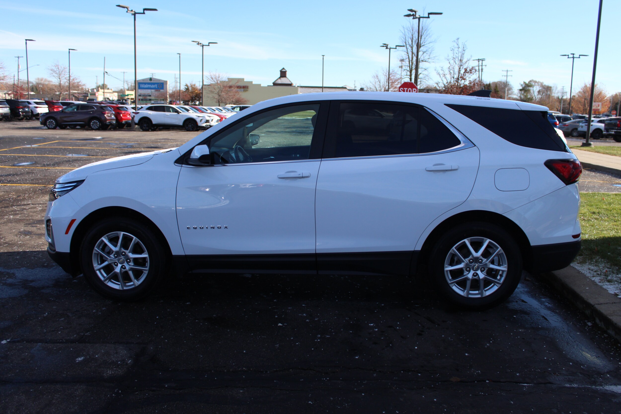 2024 Chevrolet Equinox LT photo 4