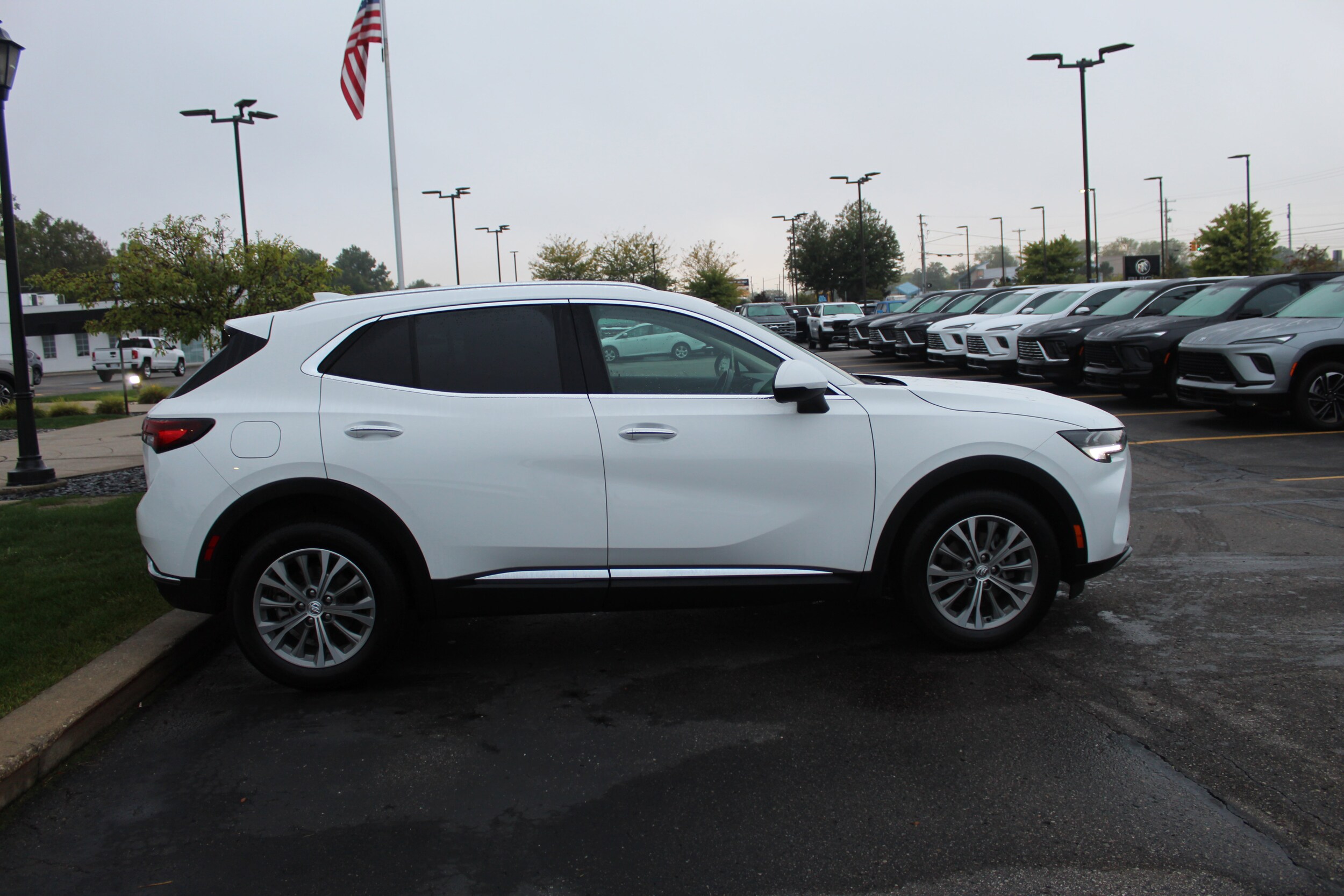 2022 Buick Envision Preferred photo 2