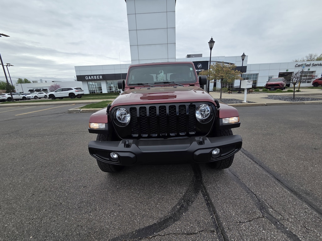 Used 2021 Jeep Gladiator Willys 4x4 Truck Crew Cab
