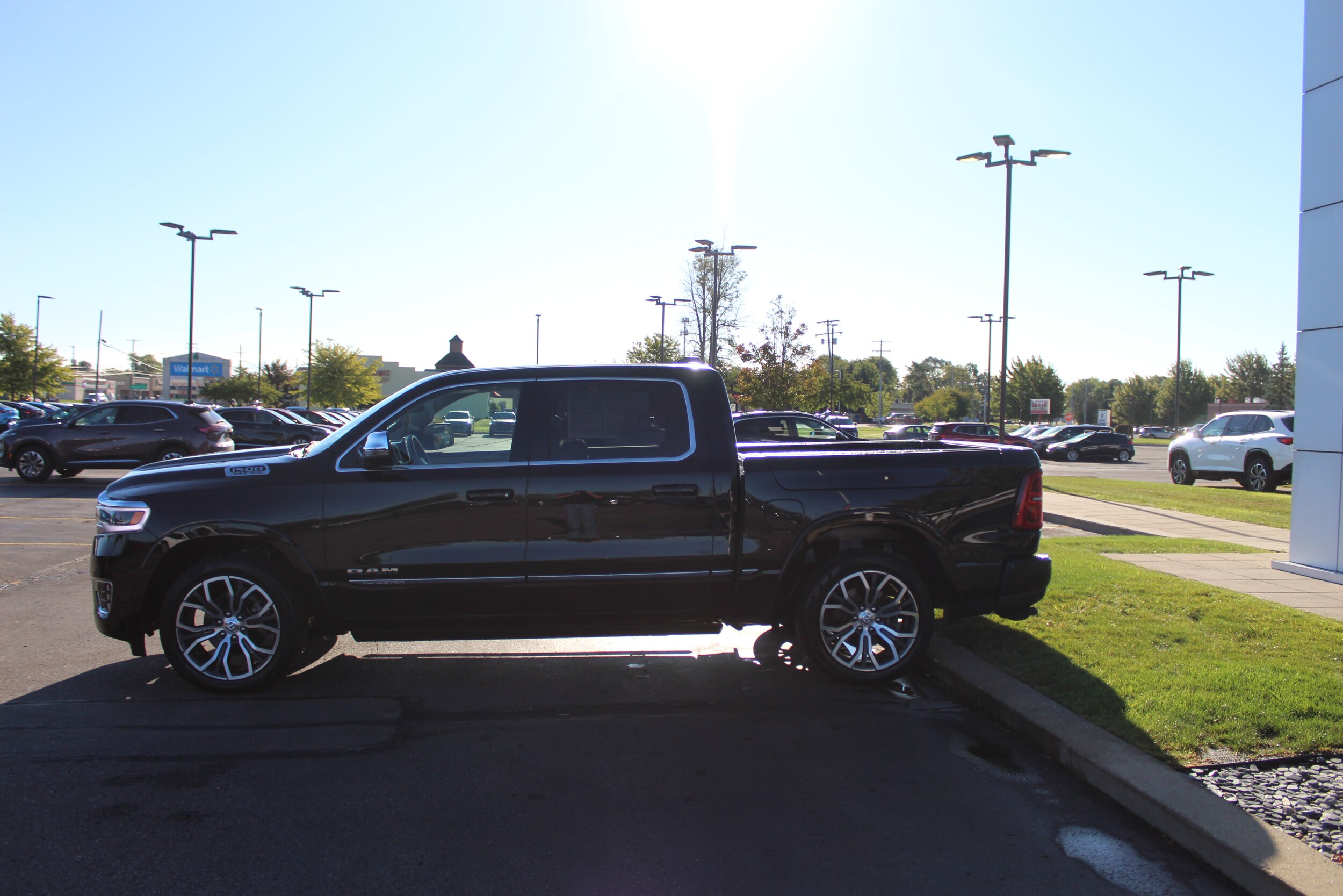 2025 Ram 1500 photo 2