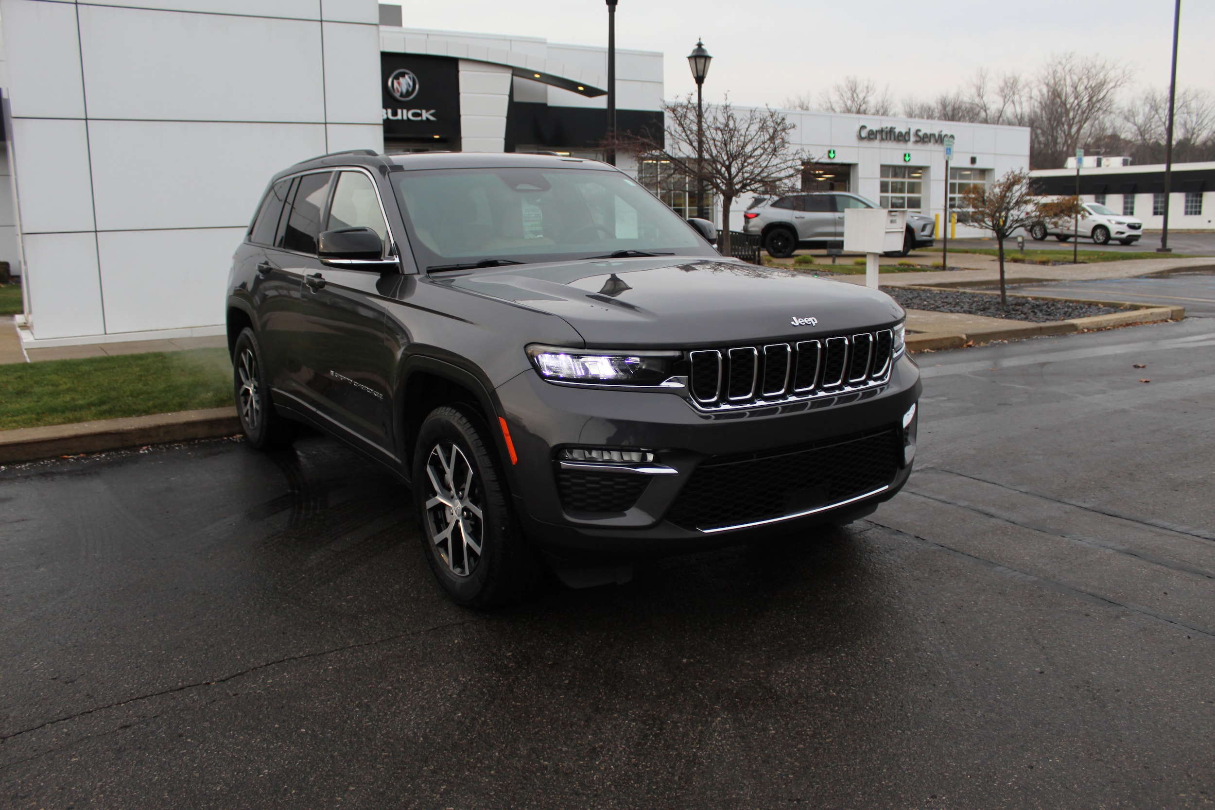 2023 Jeep Grand Cherokee Limited's photo