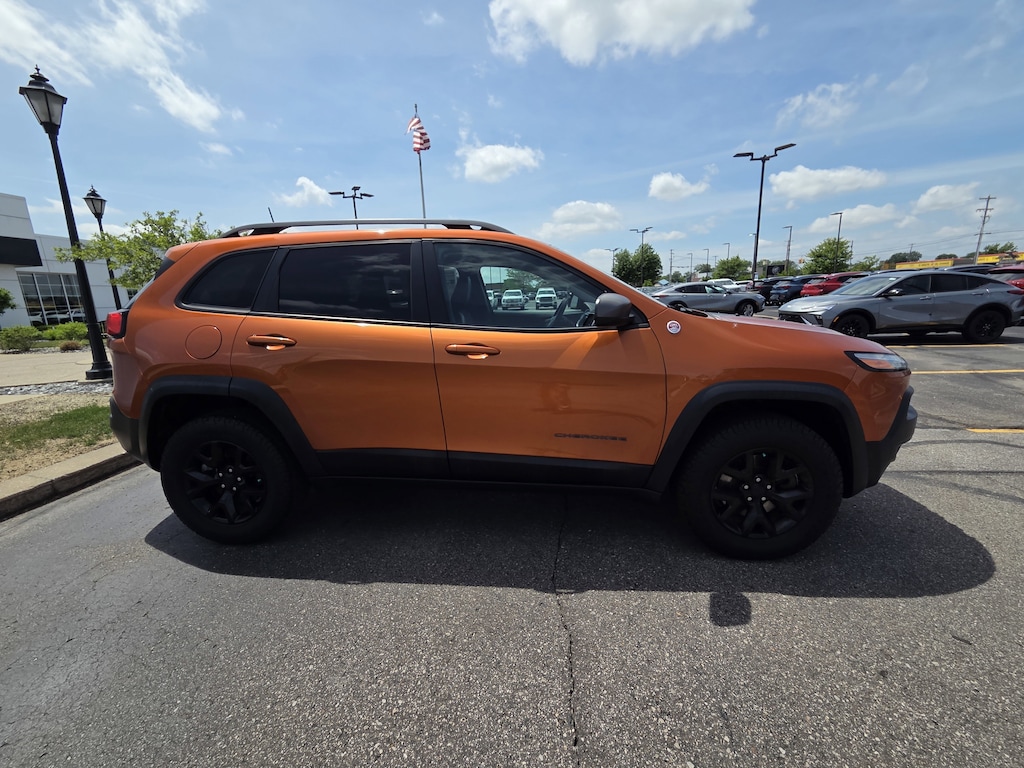 Used 2016 Jeep Cherokee Trailhawk SUV