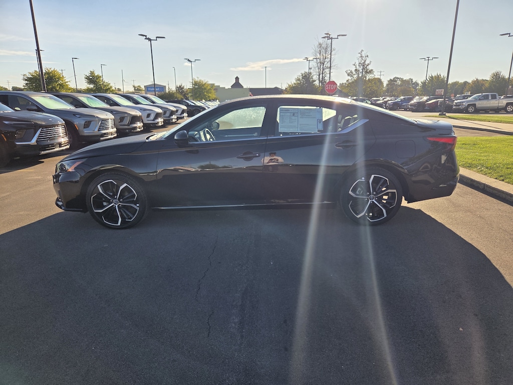 Used 2025 Nissan Altima SR Sedan