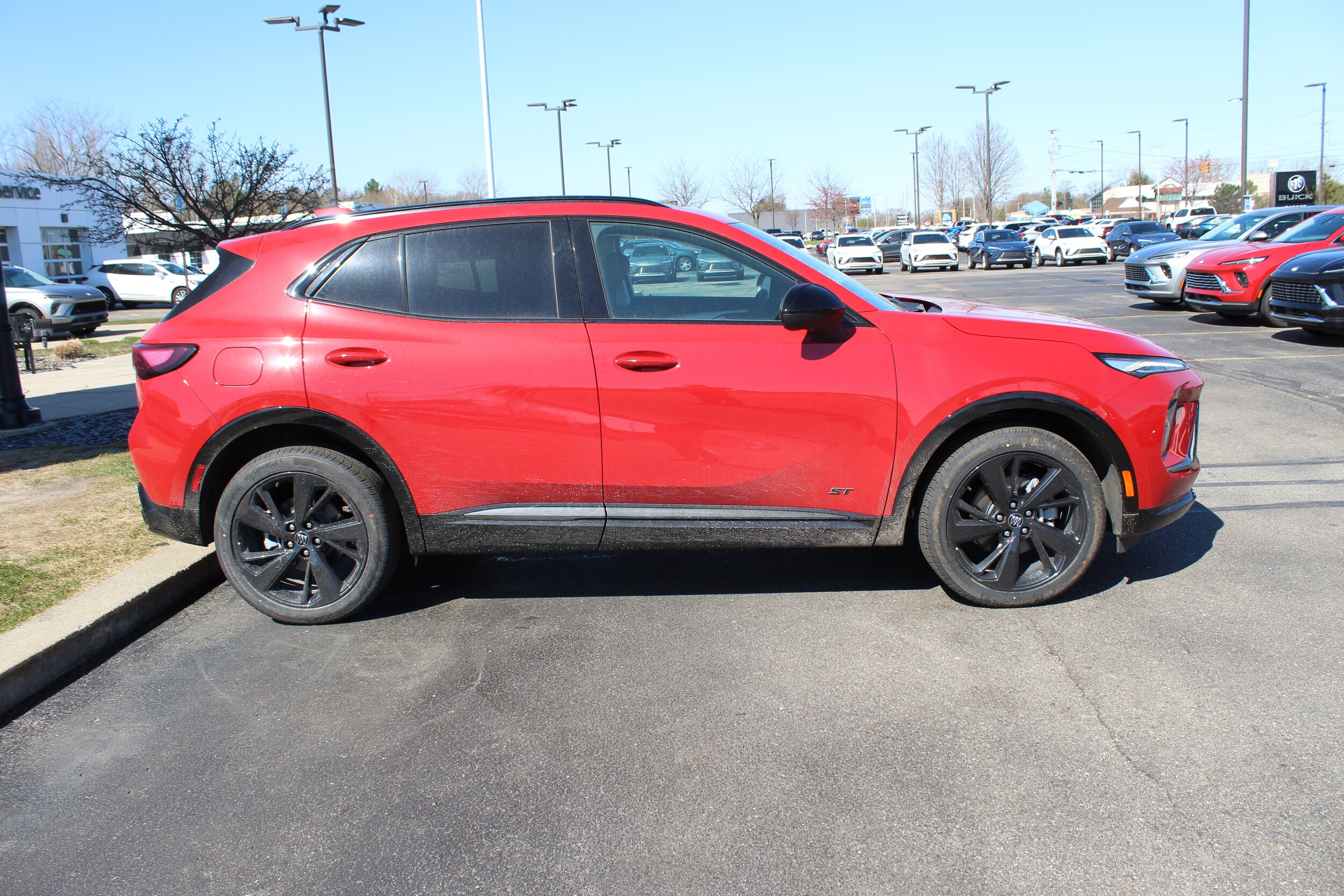 2025 Buick Envision Sport Touring photo 2