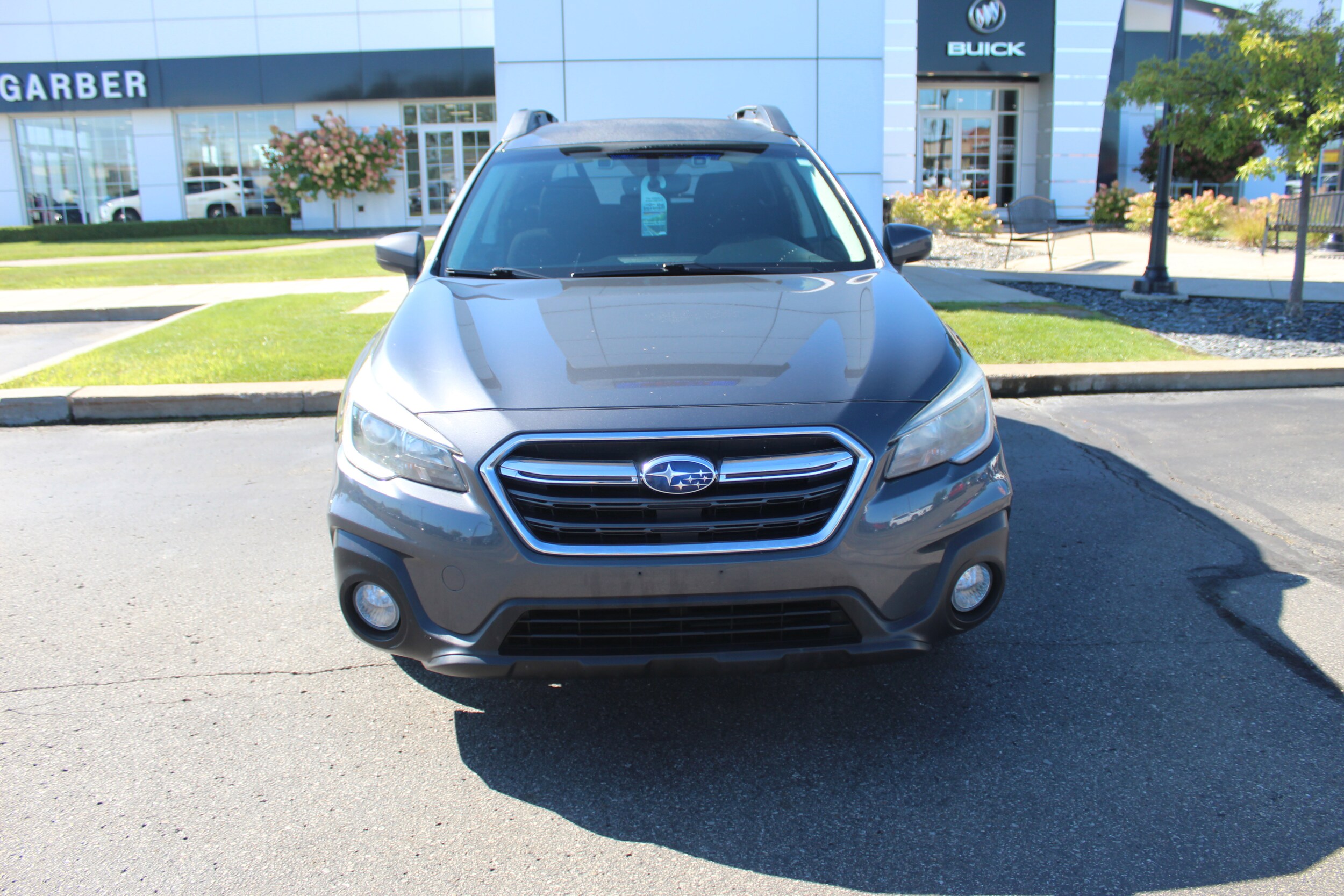 2019 Subaru Outback 2.5i Premium photo 3