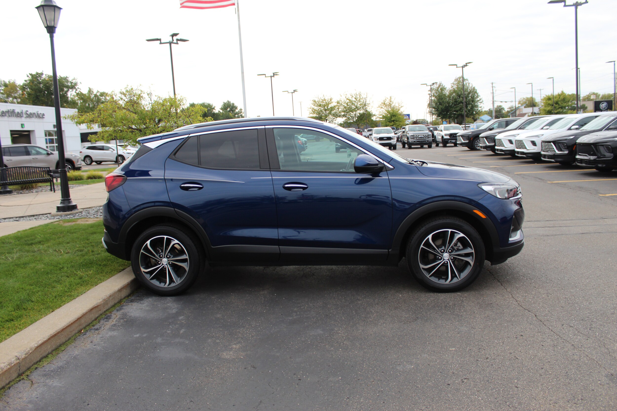 2023 Buick Encore GX Select photo 2