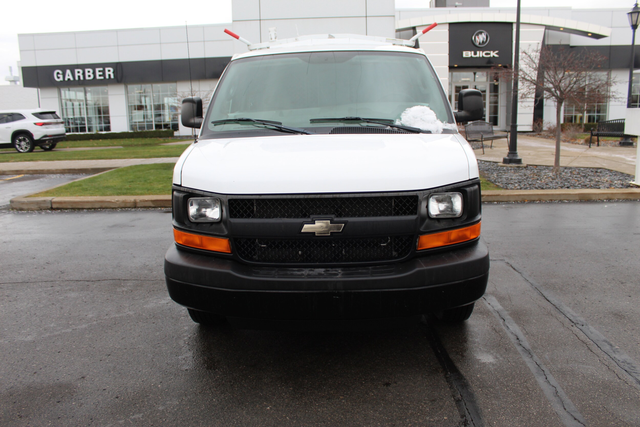 2016 Chevrolet Express 2500 Work Cargo Van photo 2