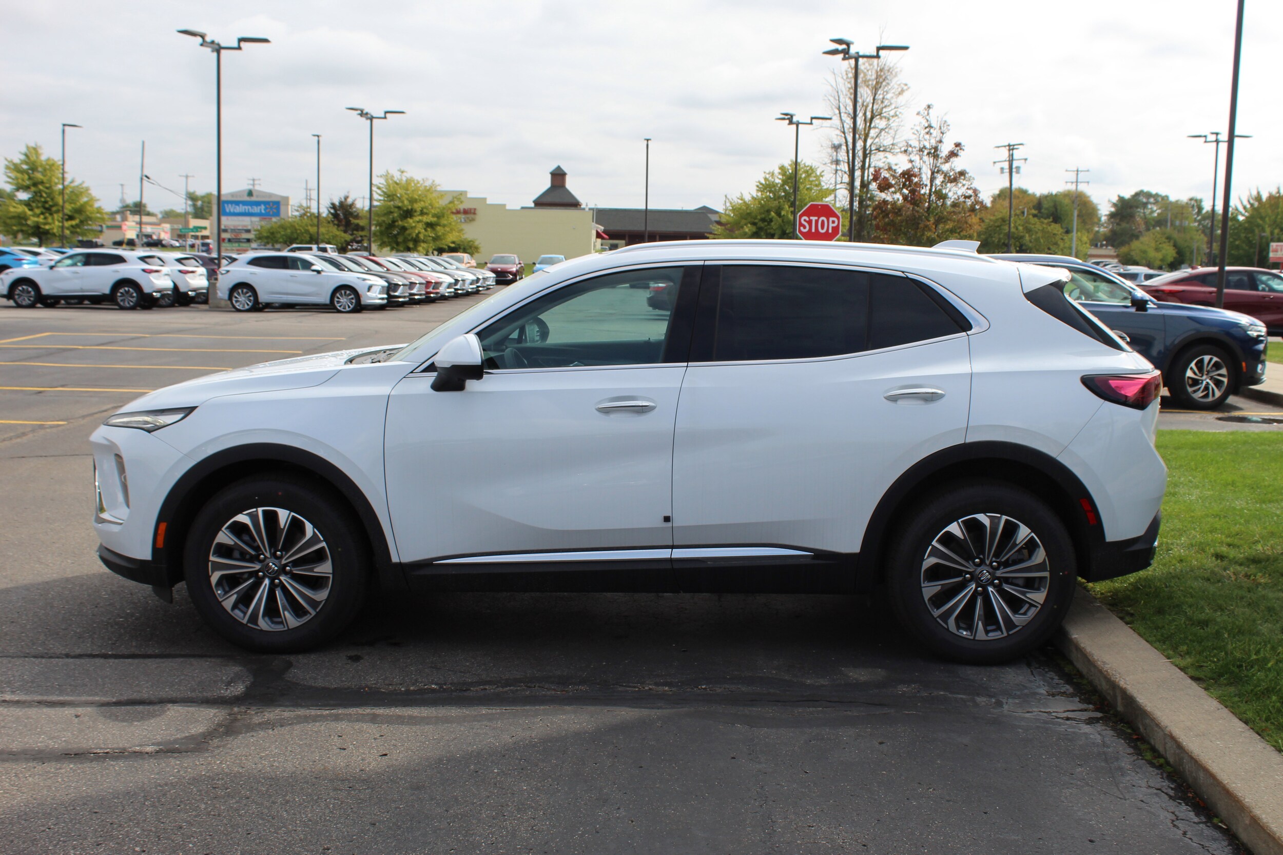 2025 Buick Envision Preferred photo 3