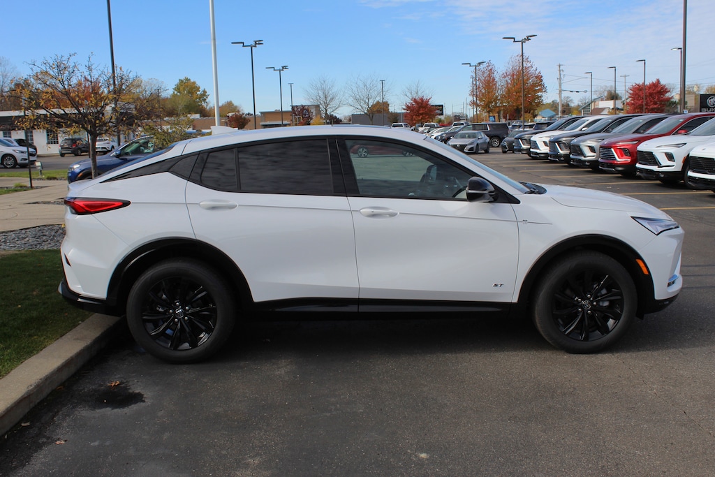 New 2025 Buick Envista Sport Touring SUV