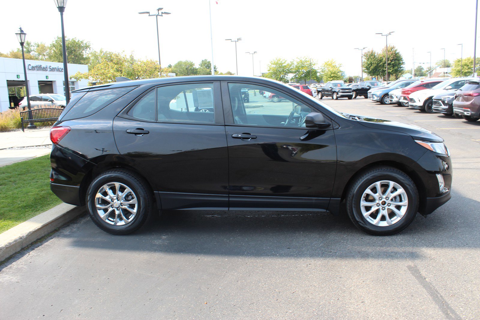 Used 2020 Chevrolet Equinox LS with VIN 2GNAXHEV4L6119174 for sale in Saginaw, MI