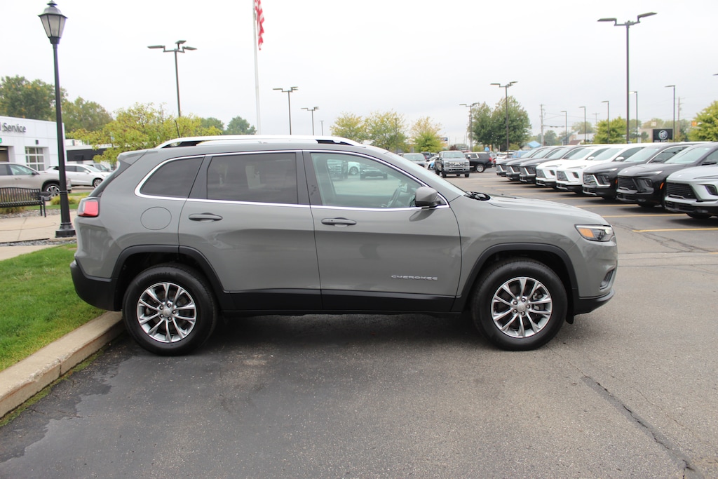 Used 2020 Jeep Cherokee Latitude Plus 4X4 SUV