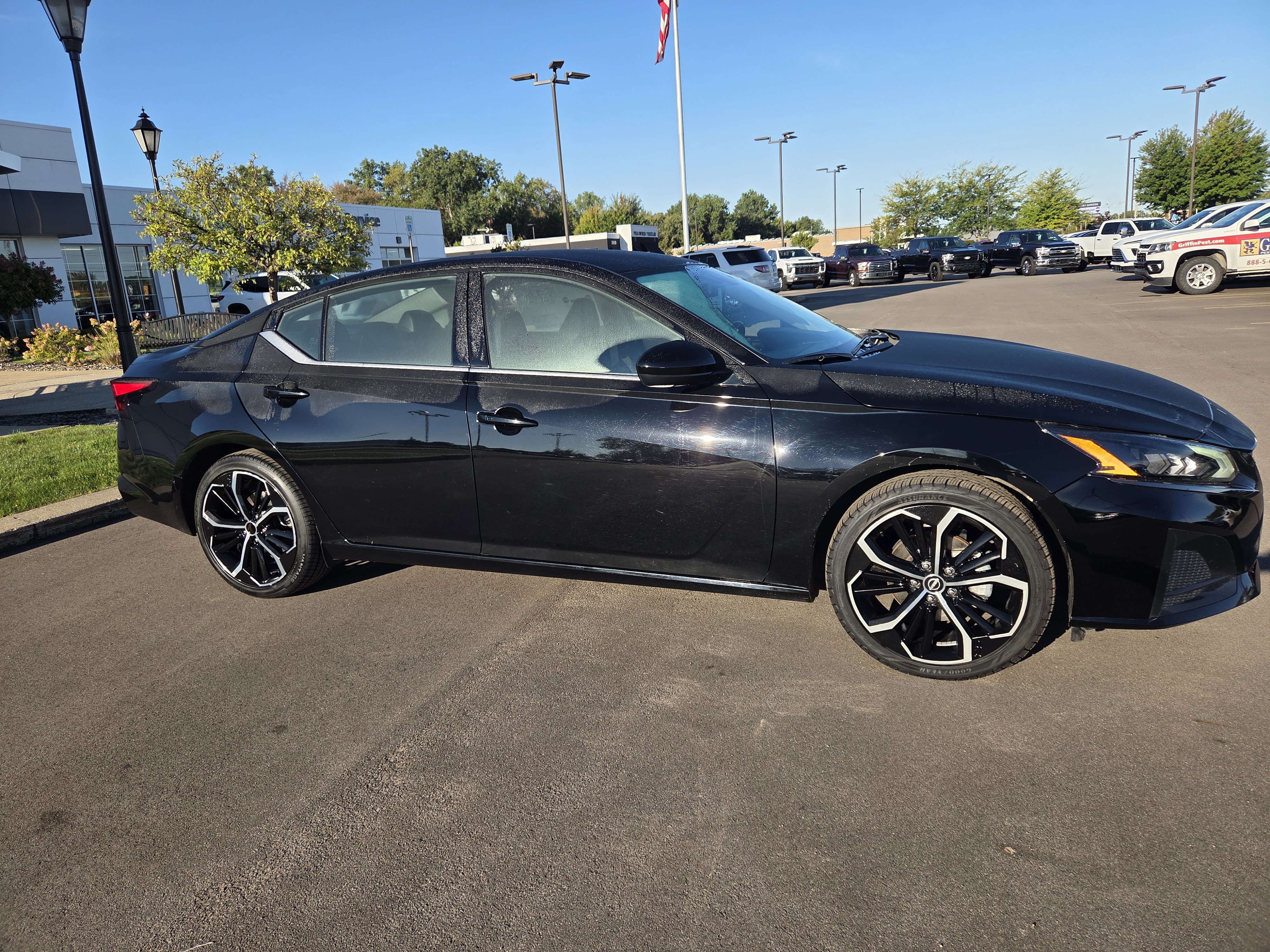 Used 2025 Nissan Altima SR Sedan