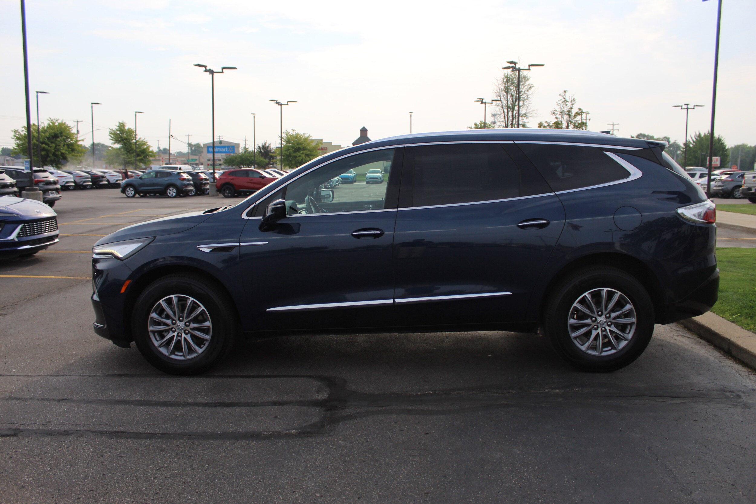 2023 Buick Enclave Premium photo 3