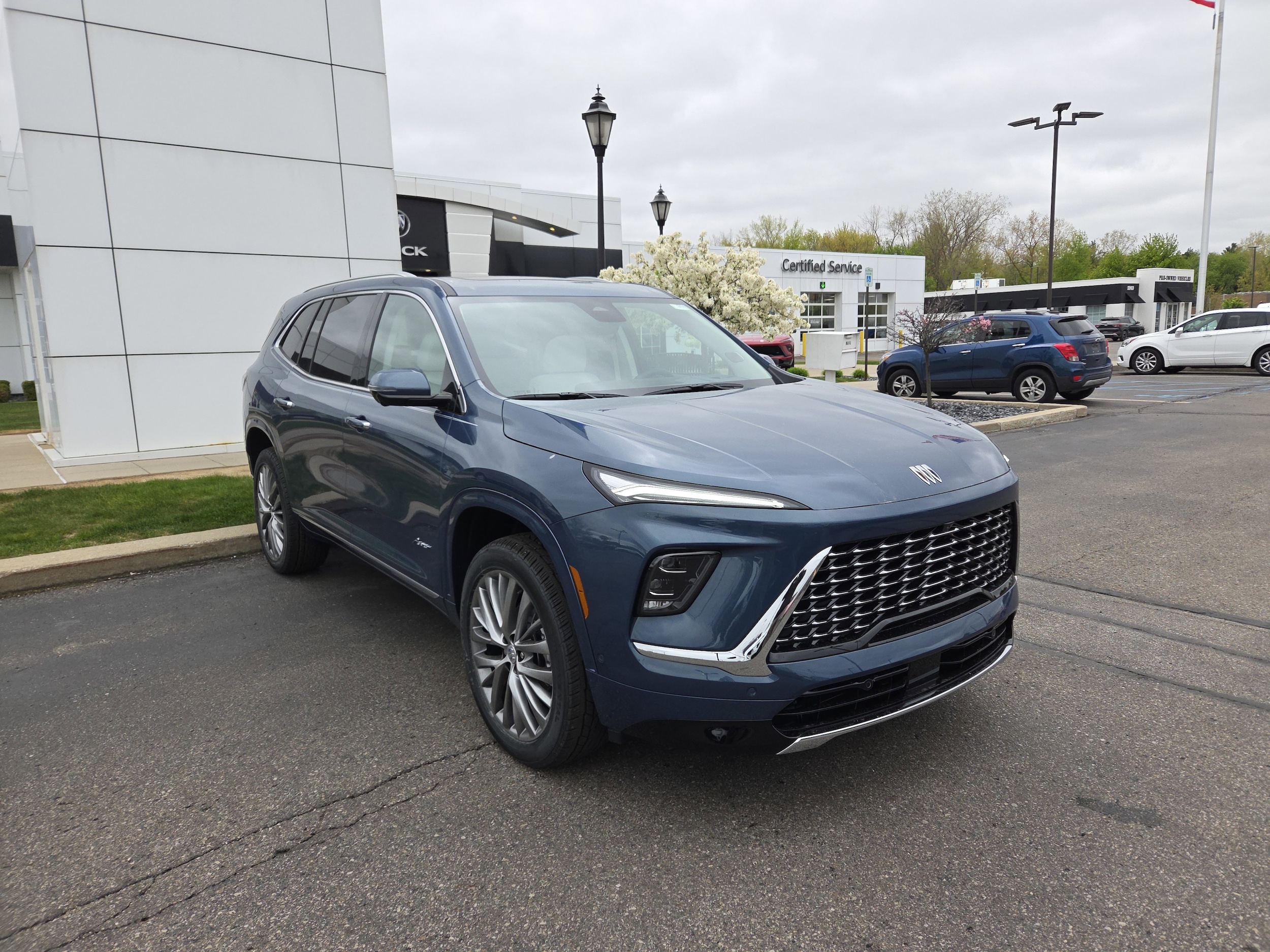 2026 Buick Enclave Avenir AWD's photo