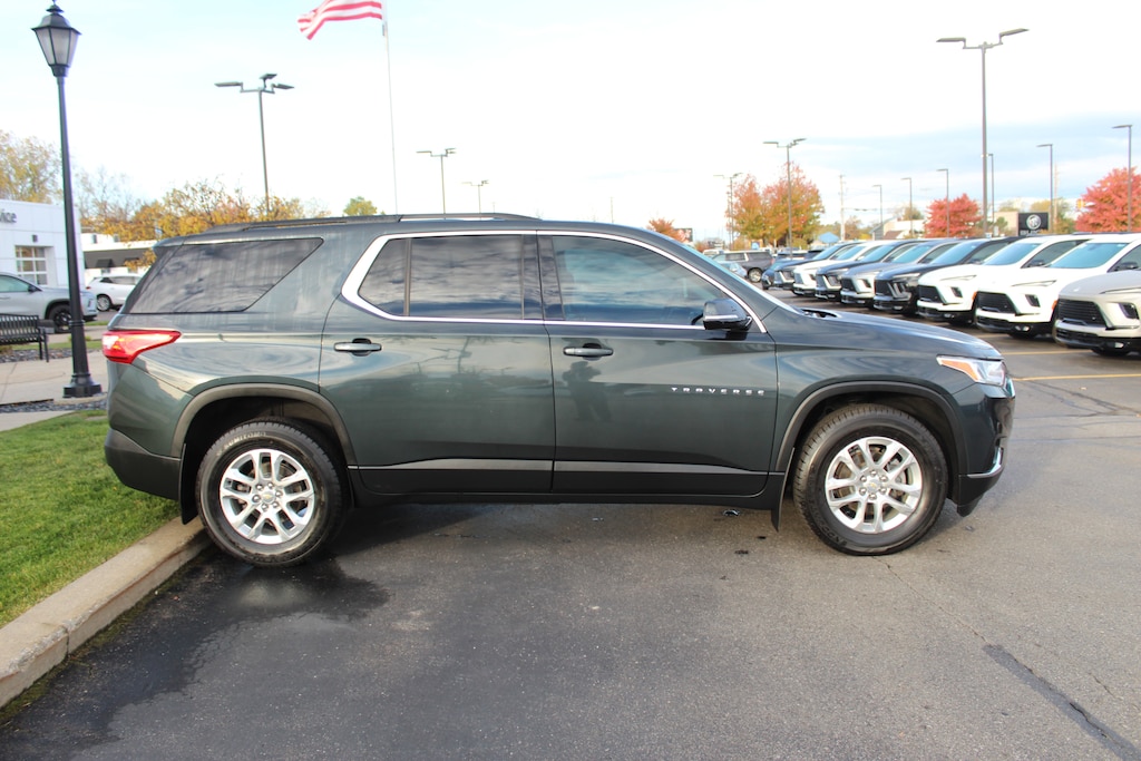 Used 2020 Chevrolet Traverse LT Cloth SUV
