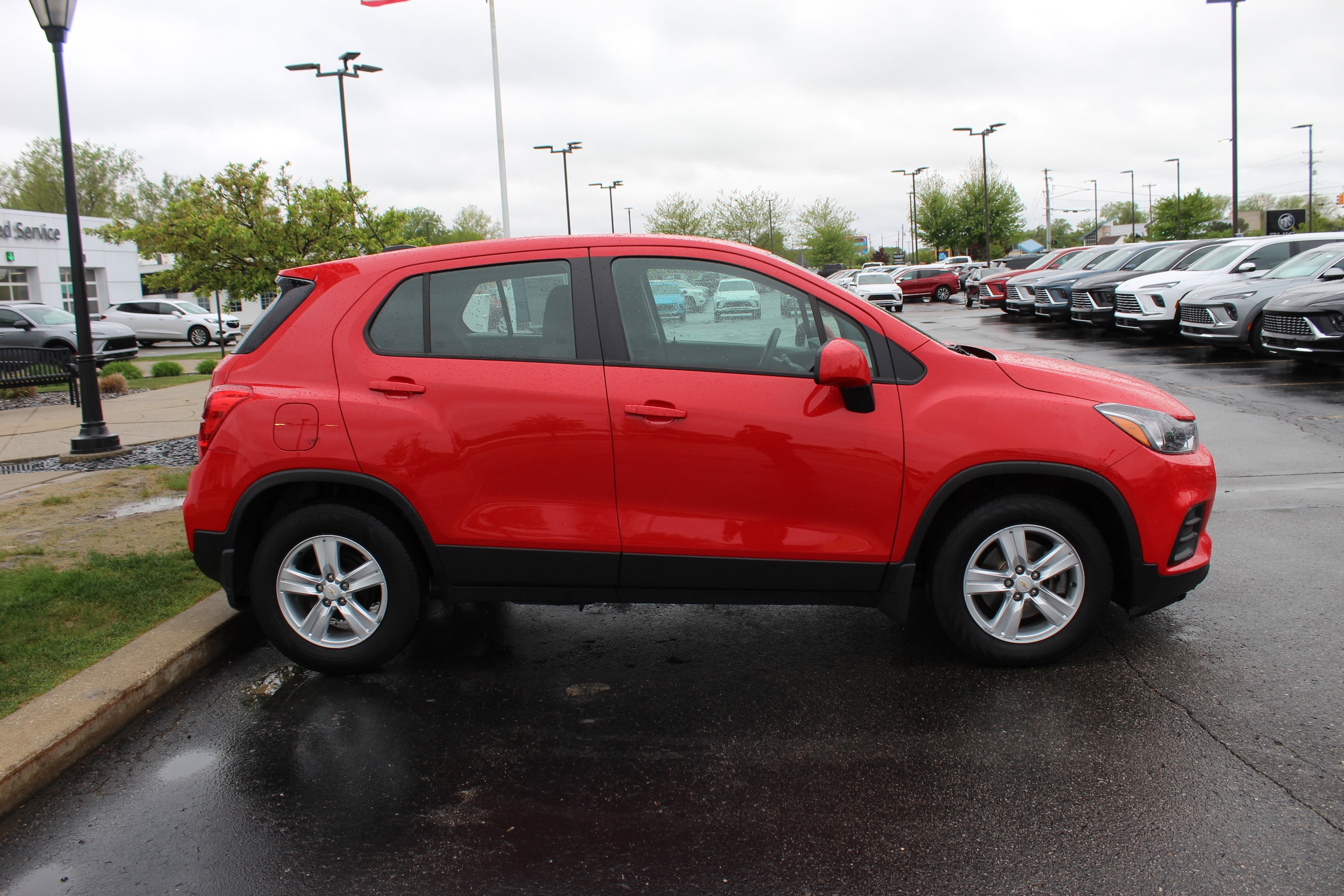 Used 2020 Chevrolet Trax LS with VIN KL7CJKSB3LB347204 for sale in Saginaw, MI