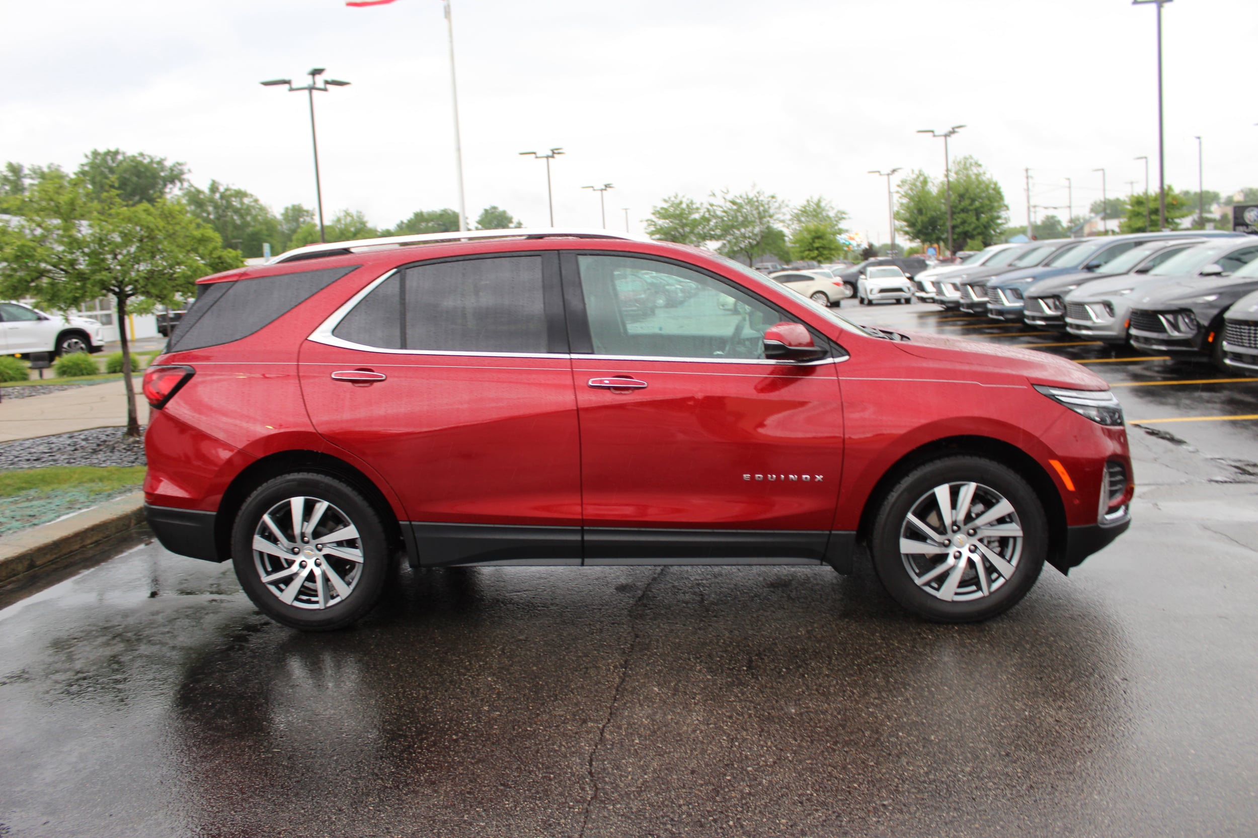 Used 2023 Chevrolet Equinox Premier with VIN 3GNAXNEG7PL114052 for sale in Saginaw, MI