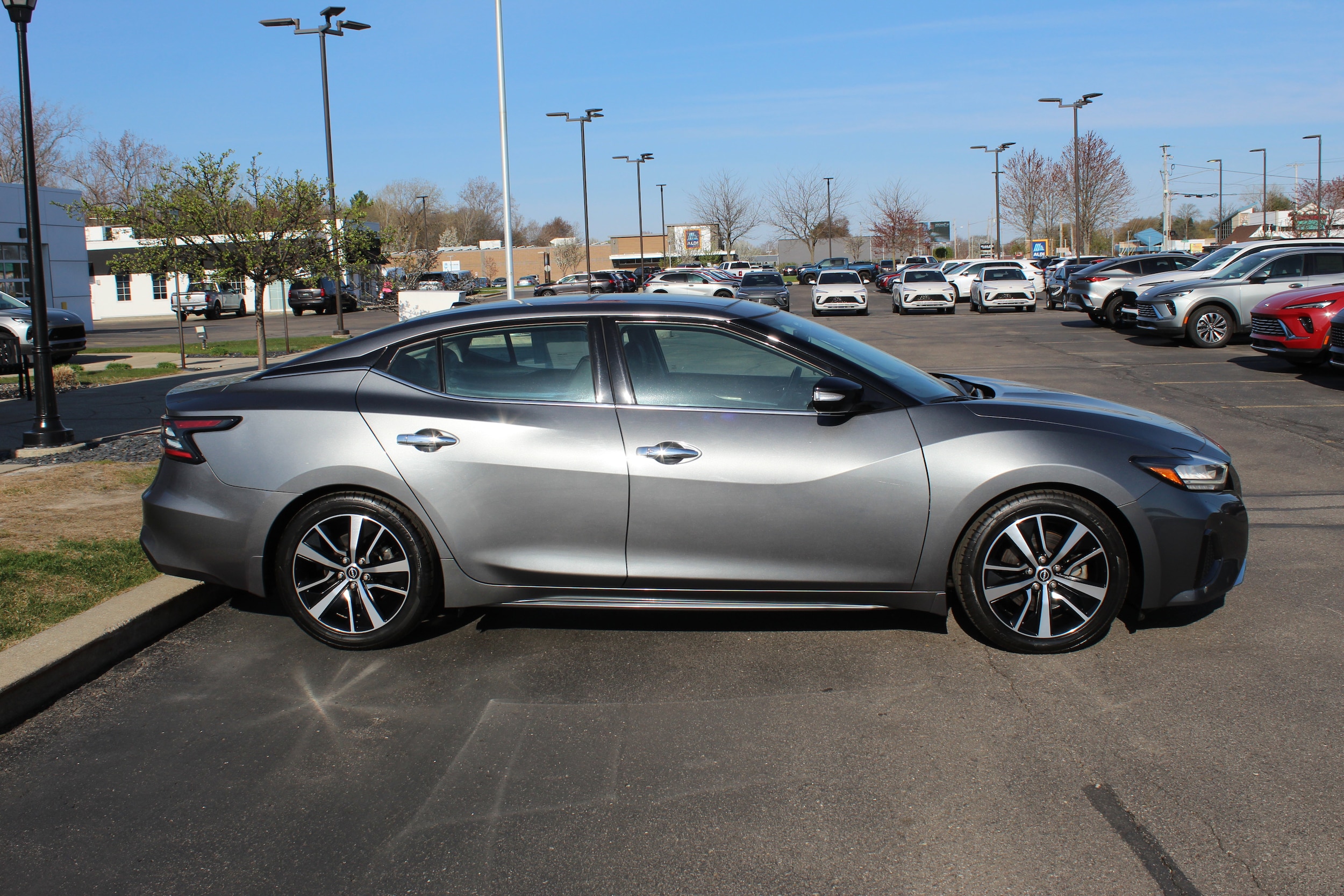 Used 2023 Nissan Maxima SL with VIN 1N4AA6DV1PC510317 for sale in Saginaw, MI