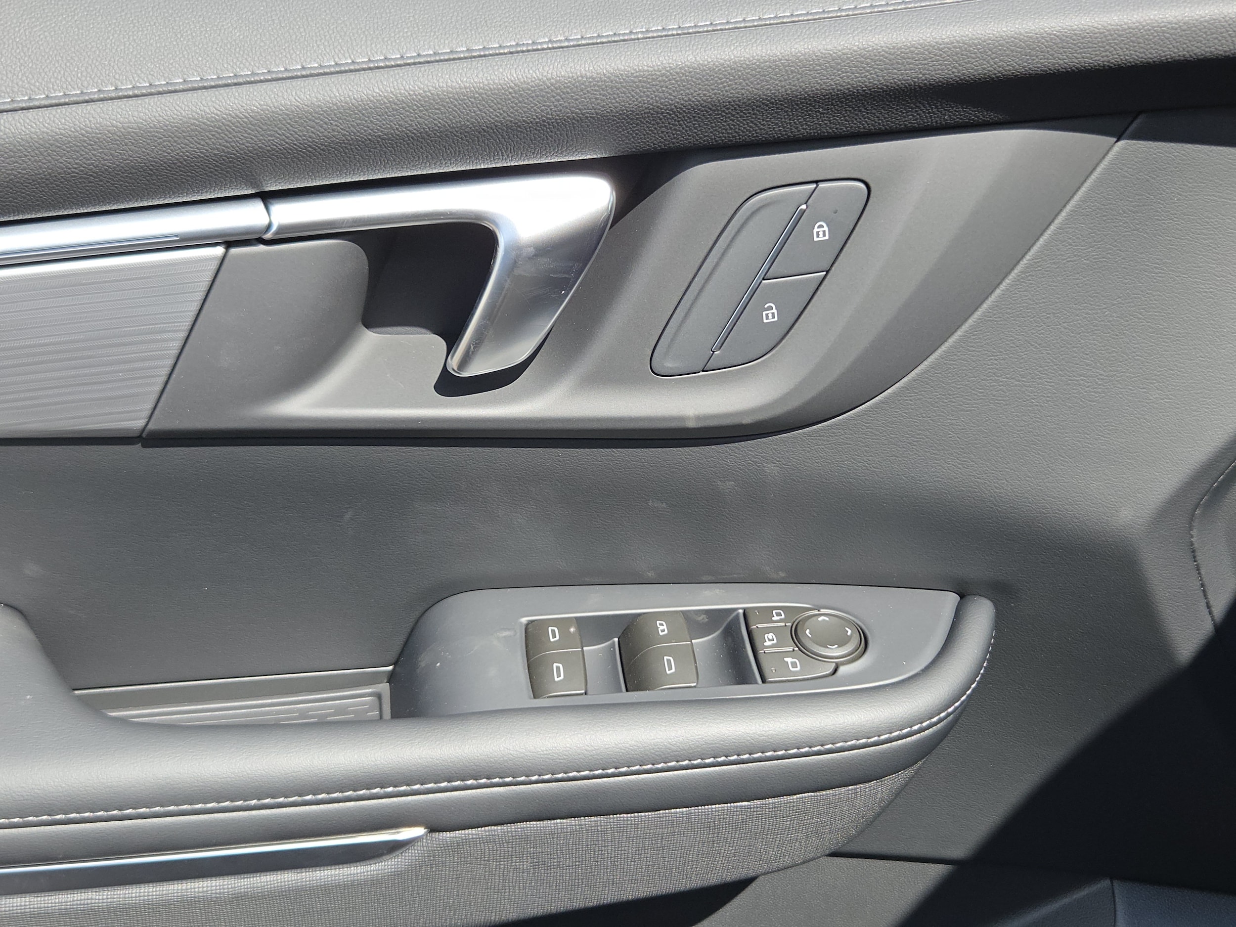 2026 Buick Enclave Preferred - Photo 27