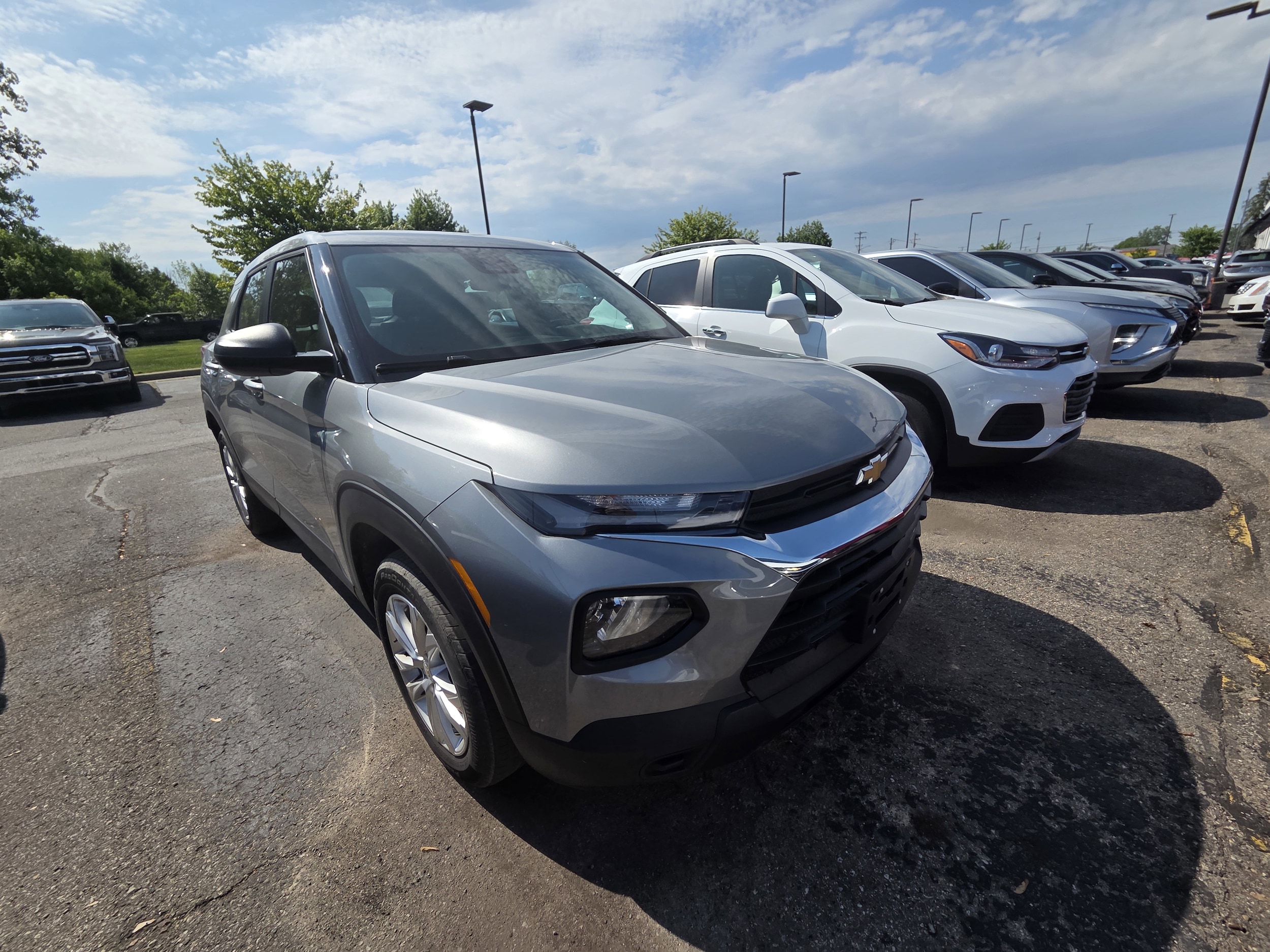 2023 Chevrolet Trailblazer LS's photo