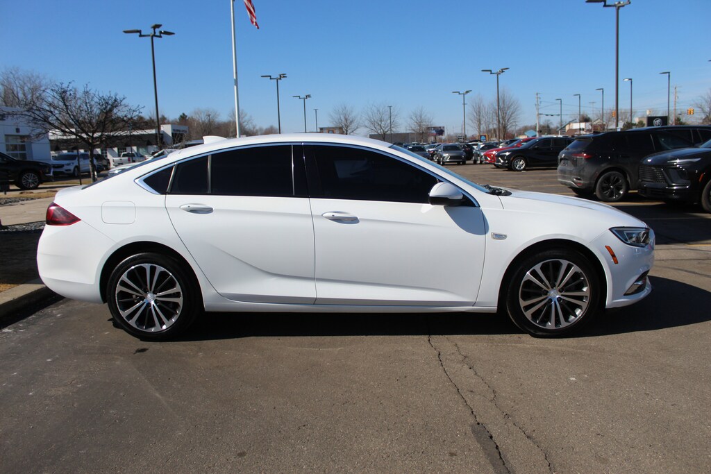 Used 2018 Buick Regal Sportback Essence Hatchback
