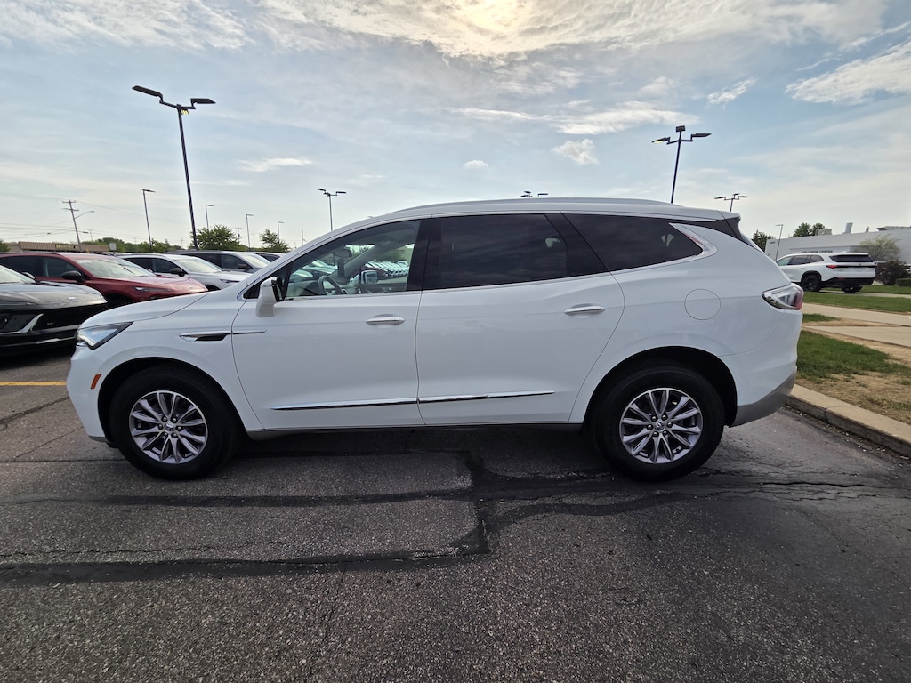Used 2024 Buick Enclave Essence SUV