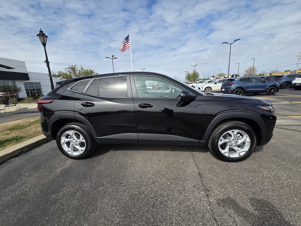 Used 2025 Chevrolet Trax LS SUV