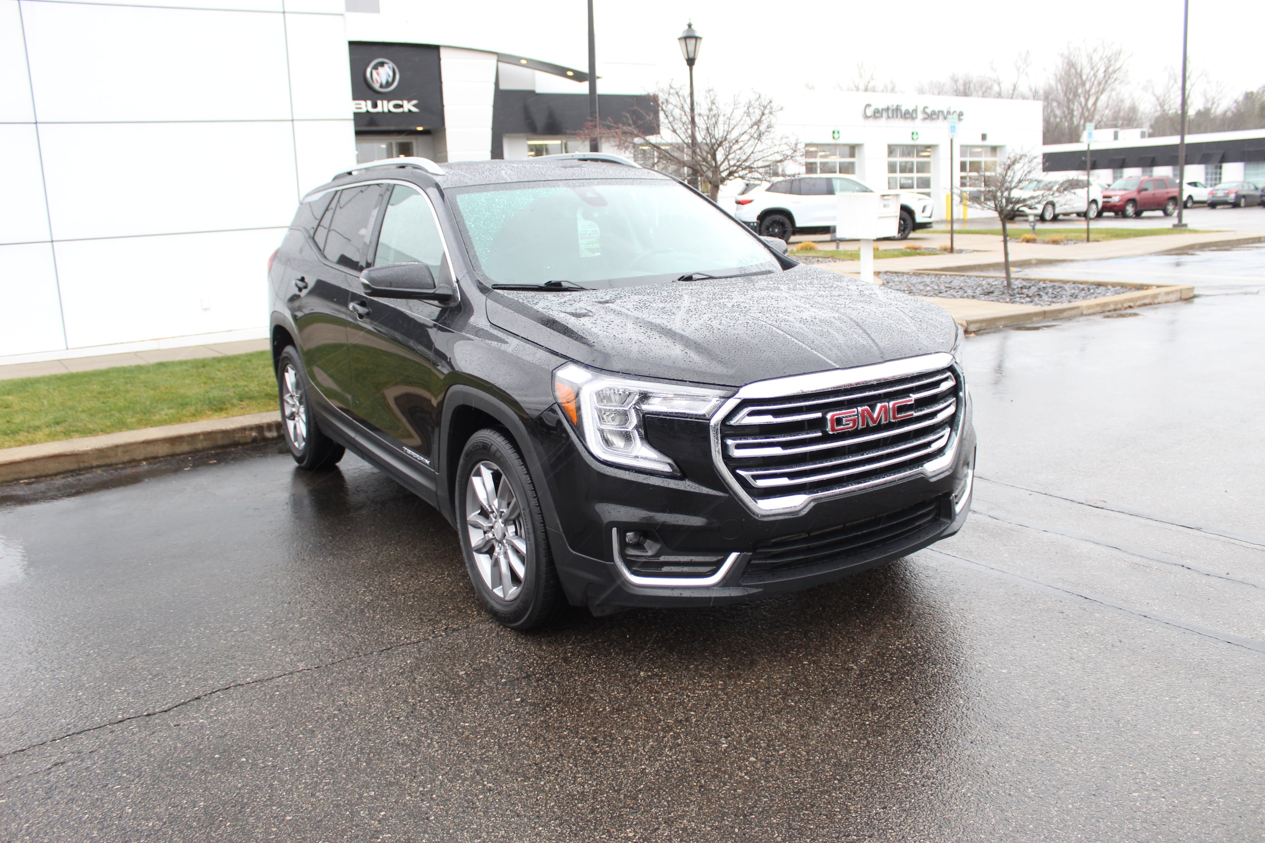 2024 GMC Terrain SLT's photo