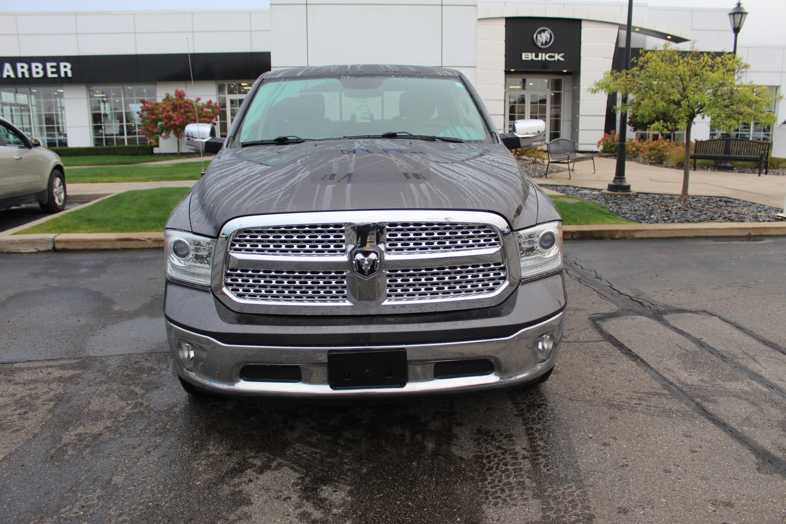 2018 Ram 1500 Laramie photo 3