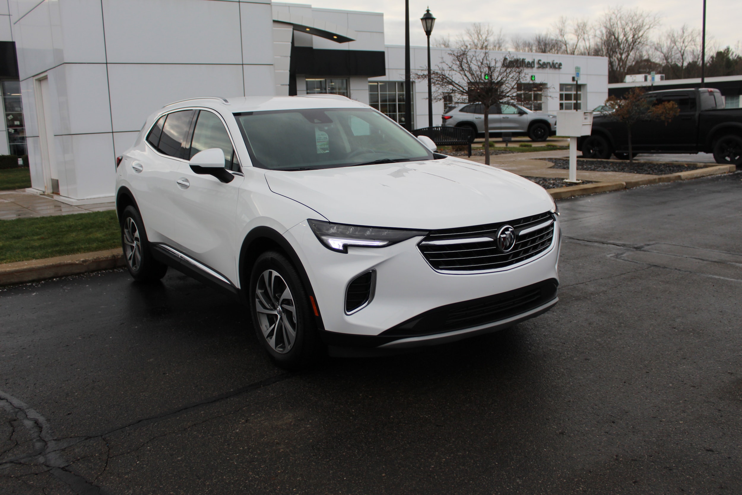 2023 Buick Envision Essence's photo