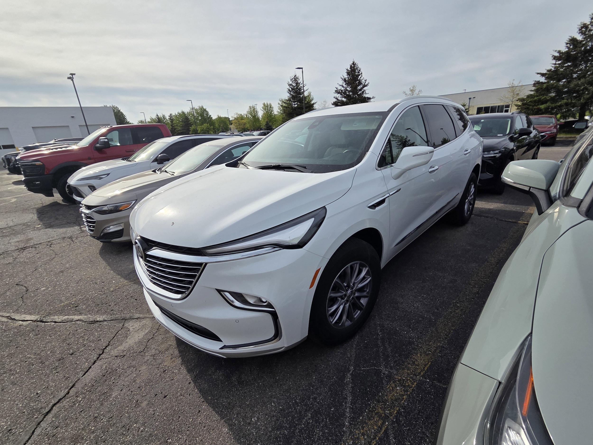 2024 Buick Enclave Essence AWD's photo
