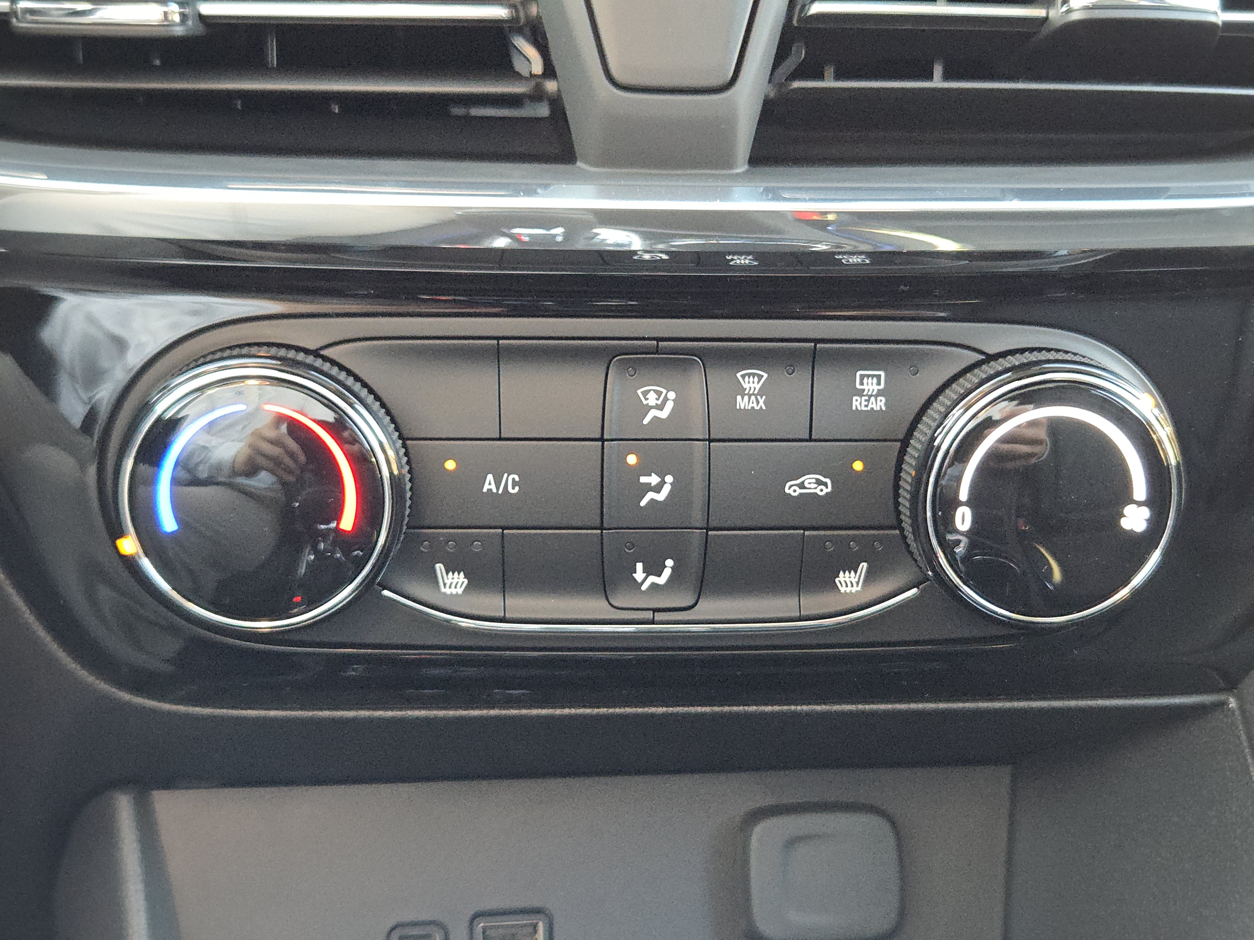 2026 Buick Encore GX Sport Touring - Photo 14
