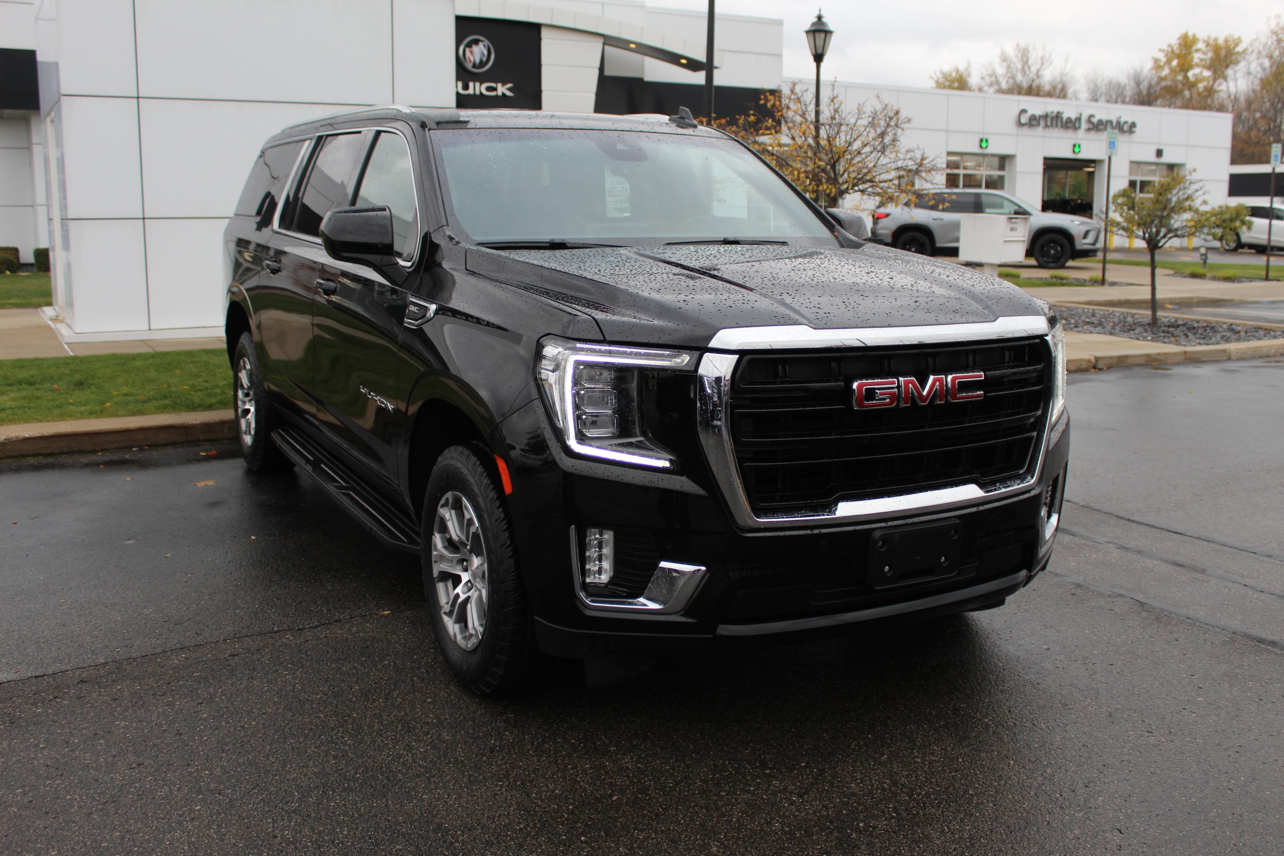 2024 GMC Yukon XL SLE's photo