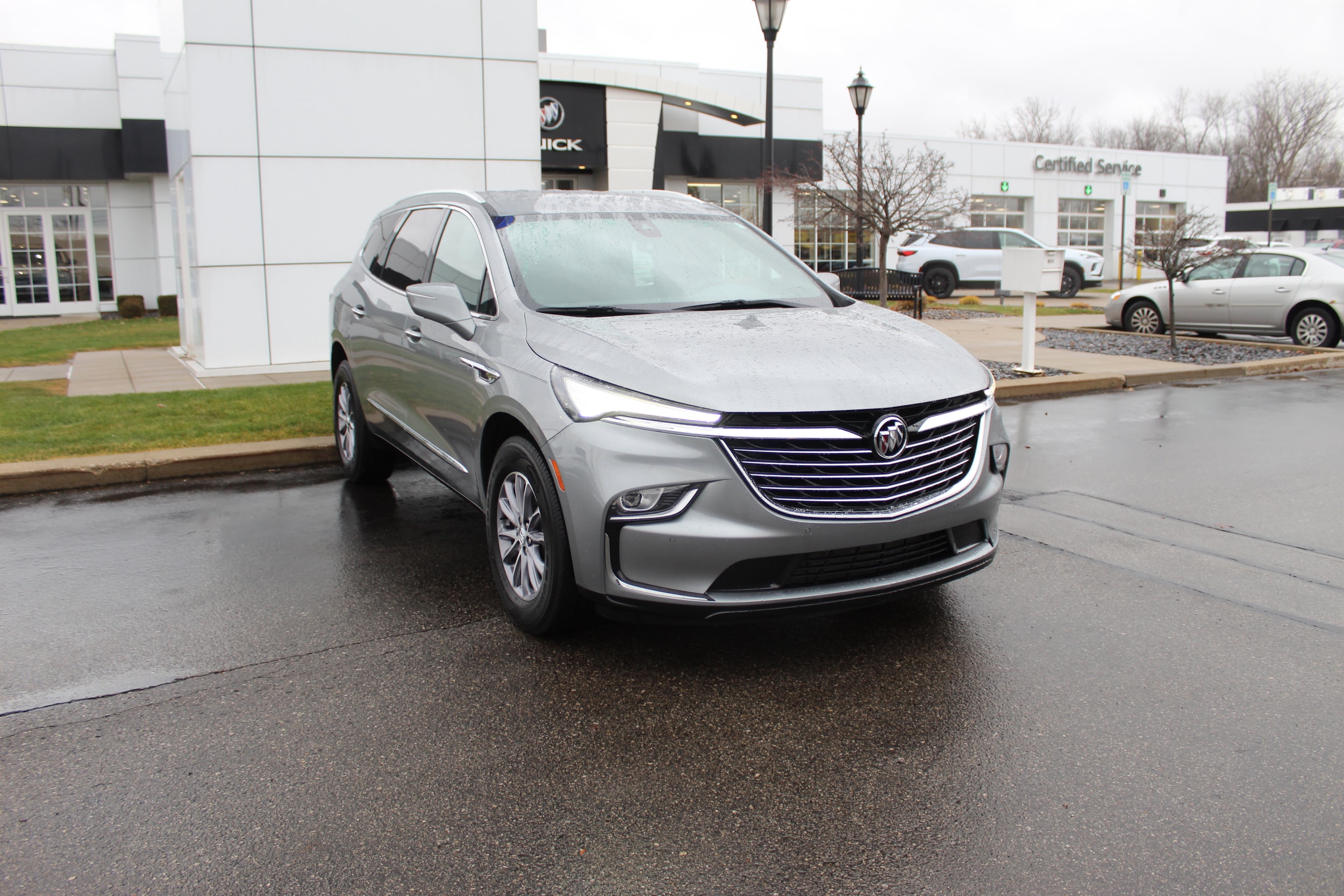 2023 Buick Enclave Essence's photo