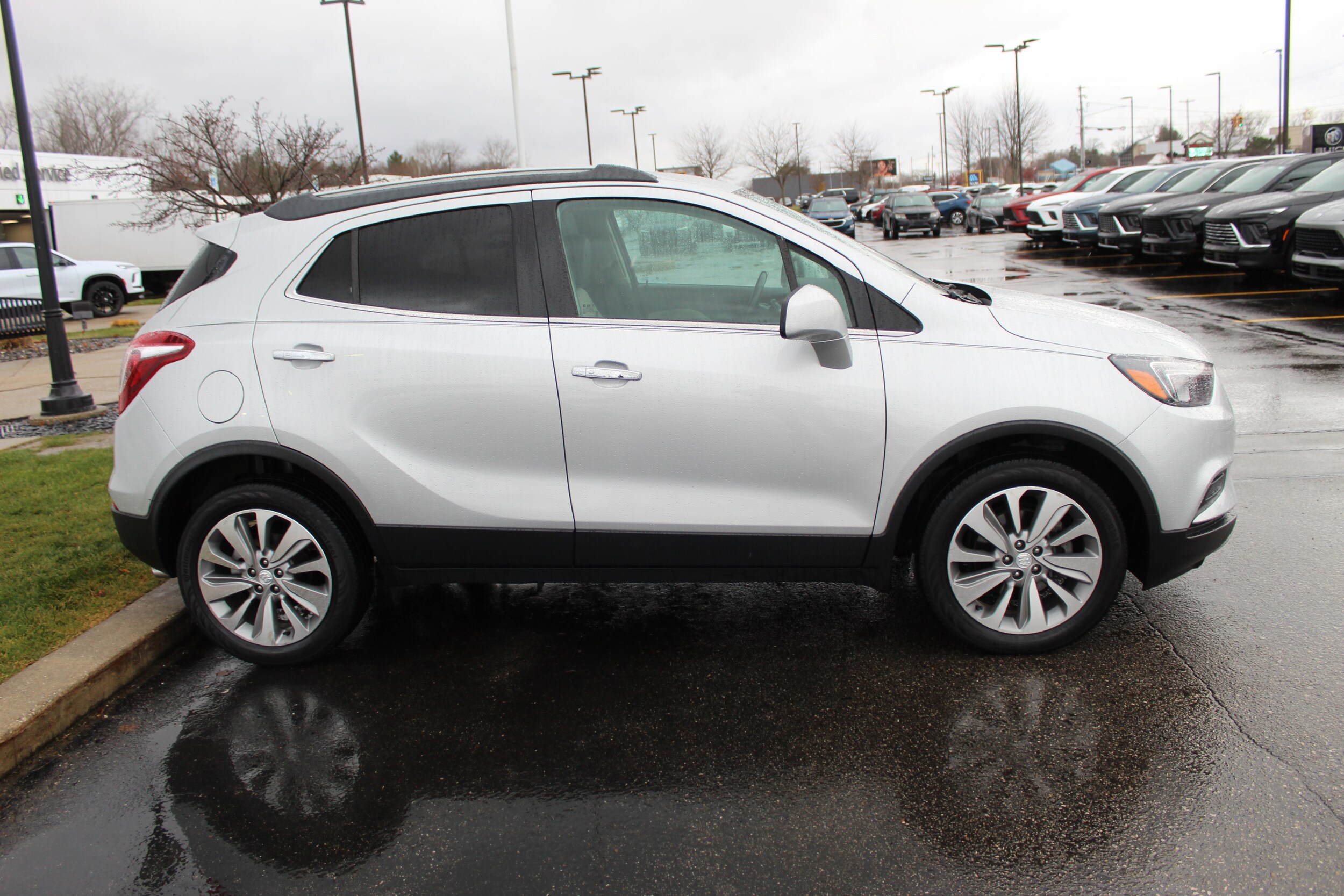 2020 Buick Encore Preferred photo 2