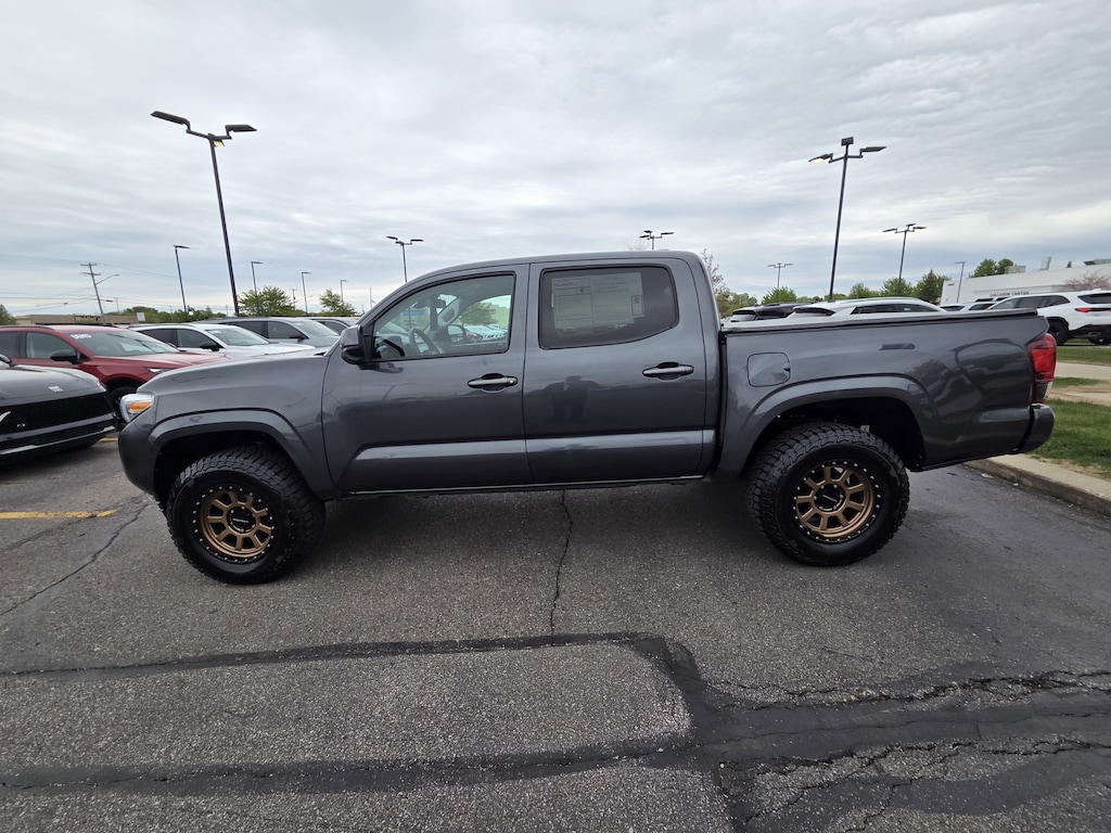 Used 2022 Toyota Tacoma SR V6 Truck Double Cab