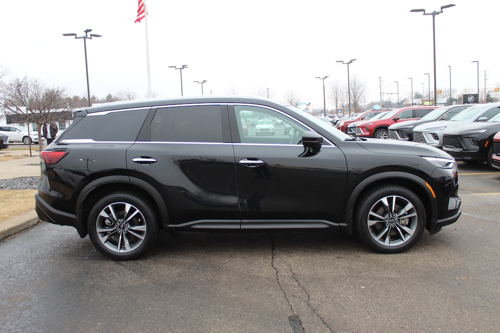 Used 2025 INFINITI QX60 Luxe SUV